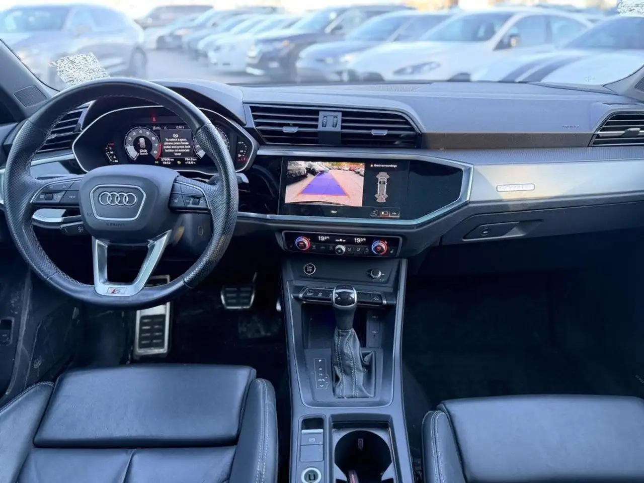 Audi Q3 снимка Audi Q3