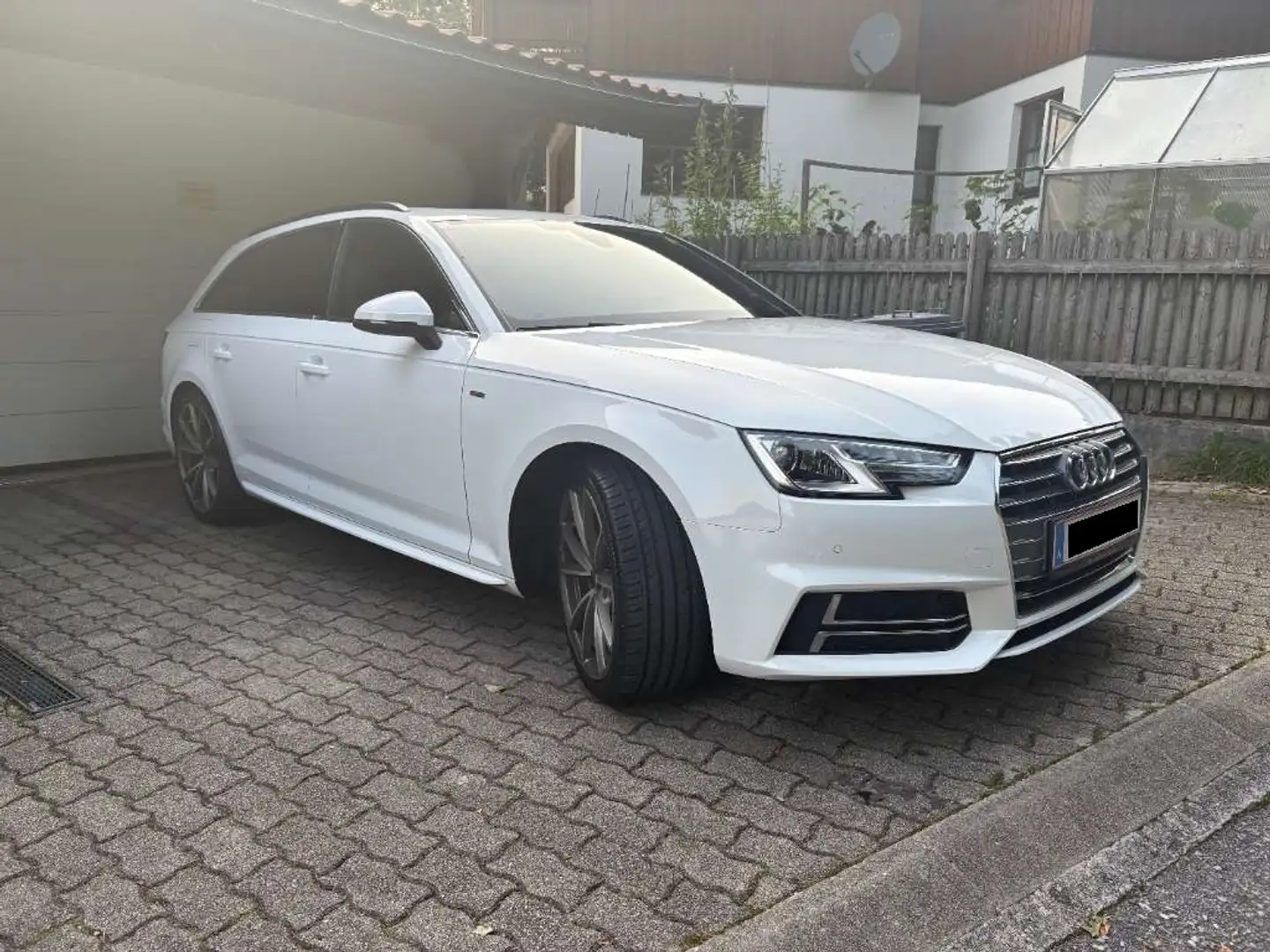 Audi A4 A4 Avant 2,0 TDI S-tronic Weiß - 1