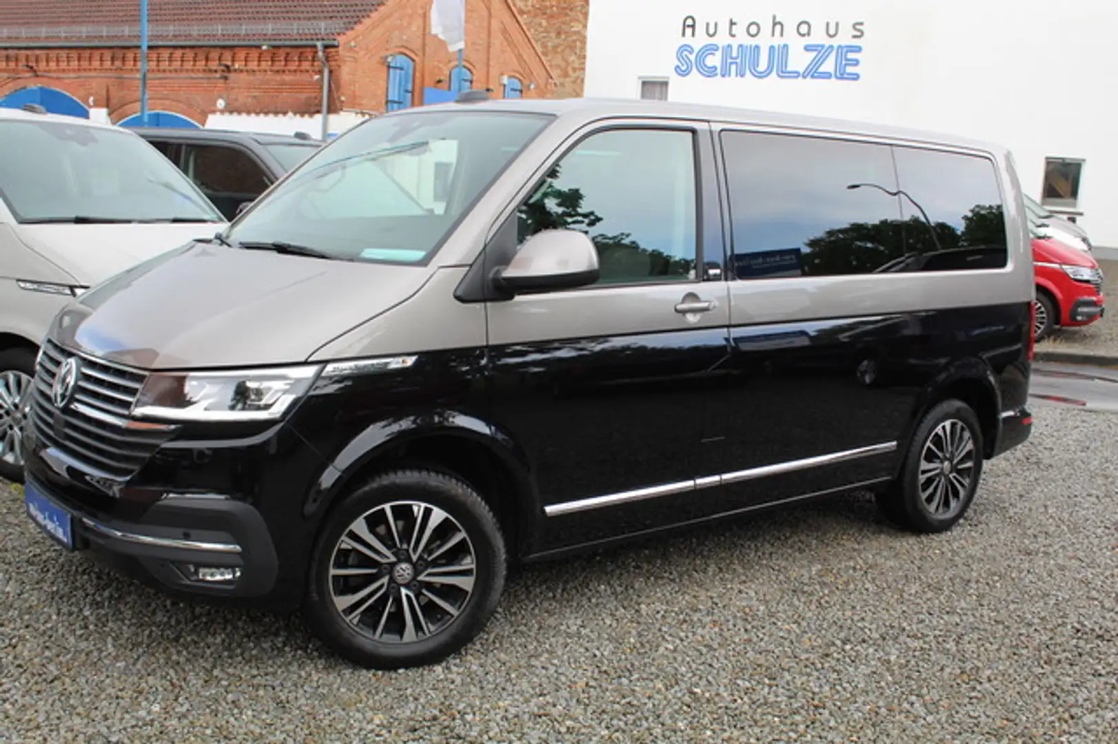 Volkswagen T6.1 Multivan Generation SIX 150PS DSG Beige - 1