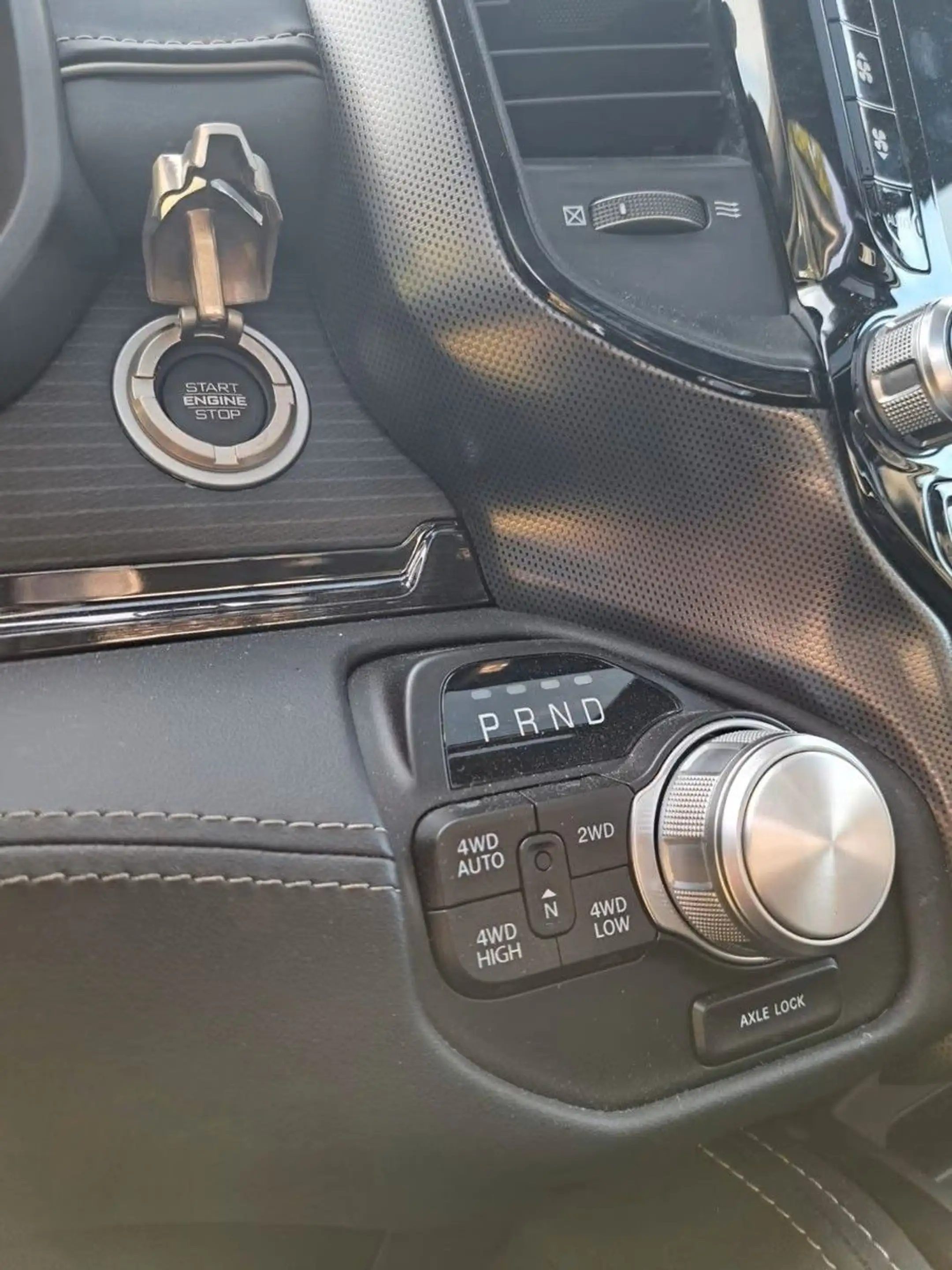 Dodge RAM 1500 Limited Night *PANO*LPG*Klappe*Winch — photo 12