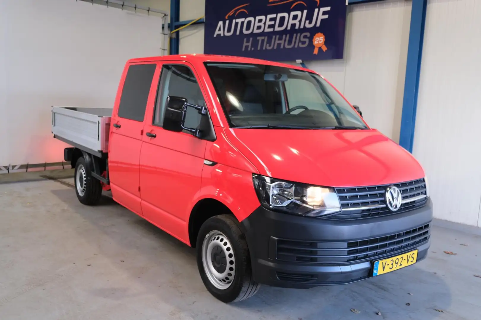 Volkswagen Transporter 2.0 TDI L2H1 Pick-up - N.A.P. Airco, Cruise, Navi, Red - 1