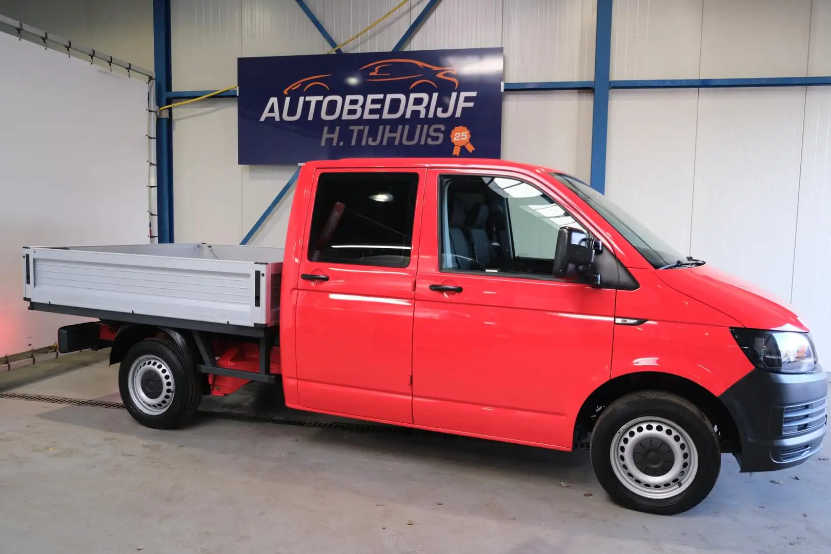 Volkswagen Transporter 2.0 TDI L2H1 Pick-up - N.A.P. Airco, Cruise, Navi, Red - 2
