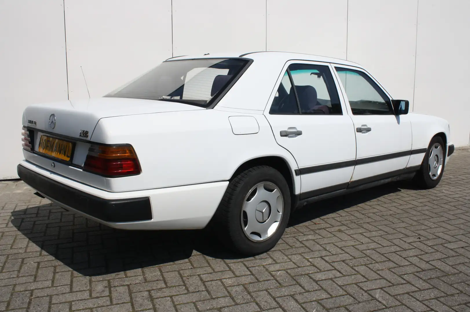 Mercedes-Benz 200 300 D Bílá - 2