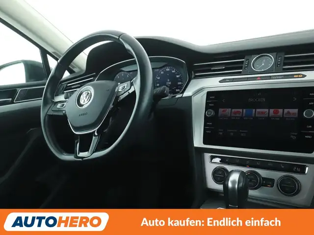 Volkswagen Passat view 13