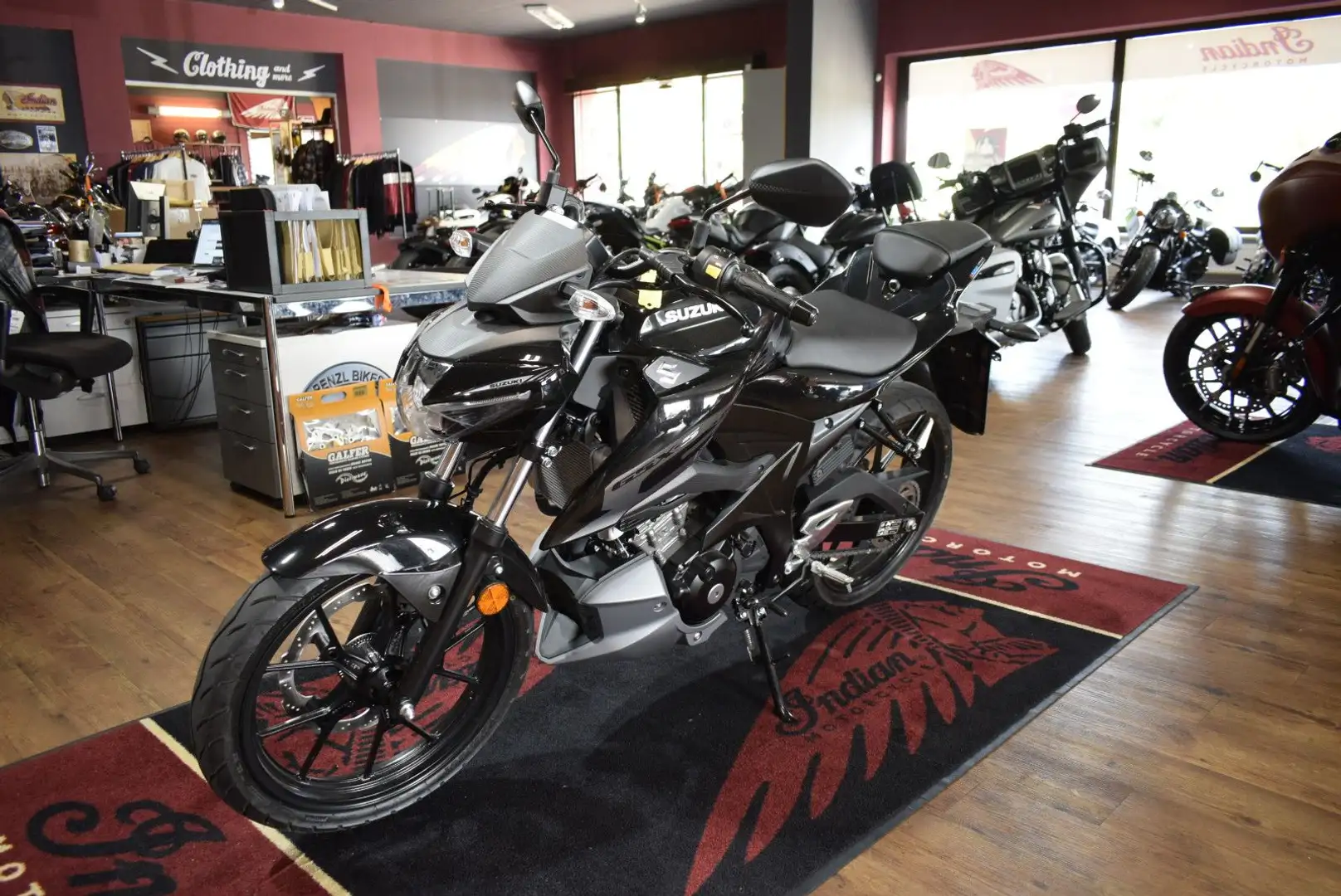 Suzuki GSX-S 125 Černá - 1