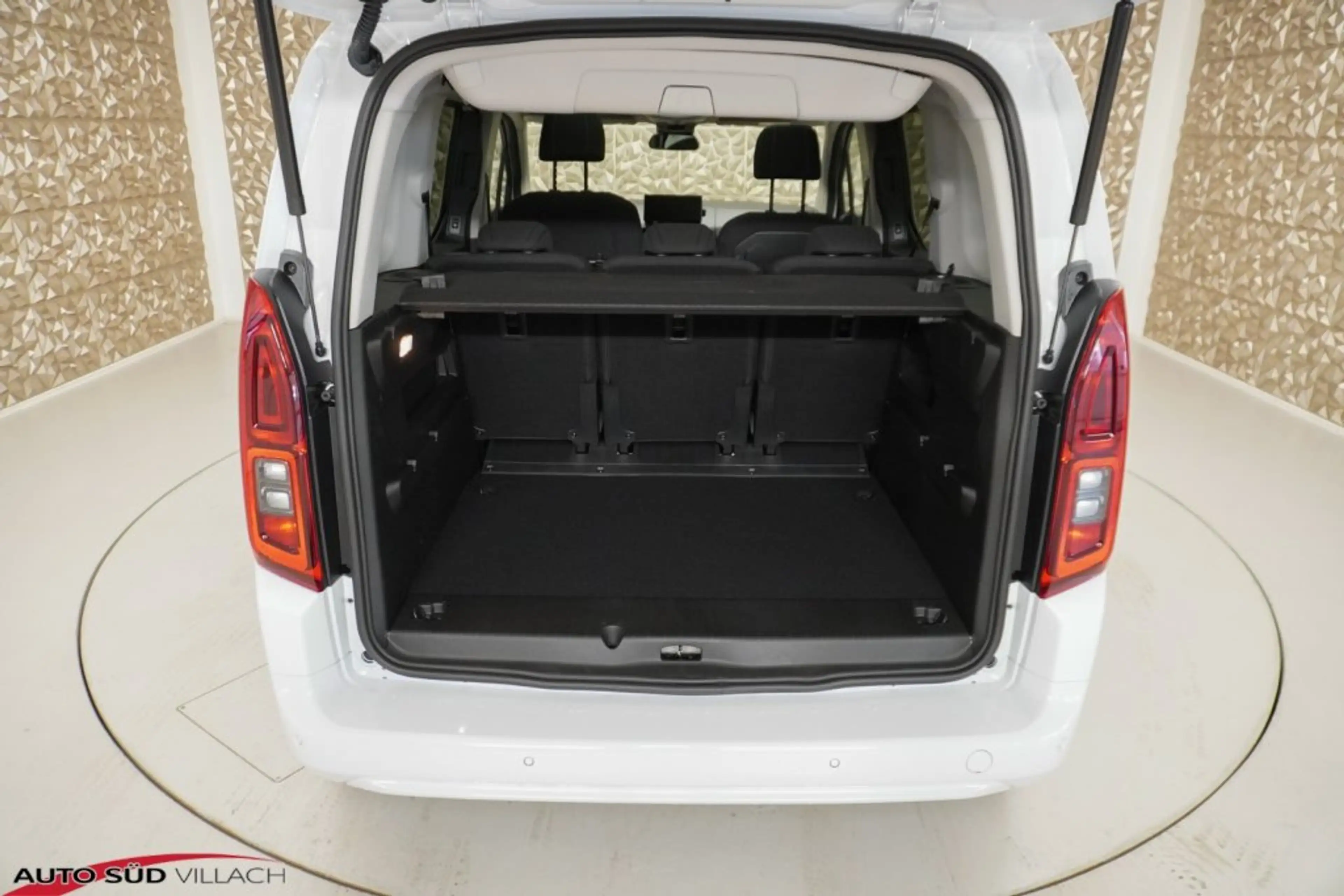 Fiat Doblo Serie 3 Automatik — photo 9