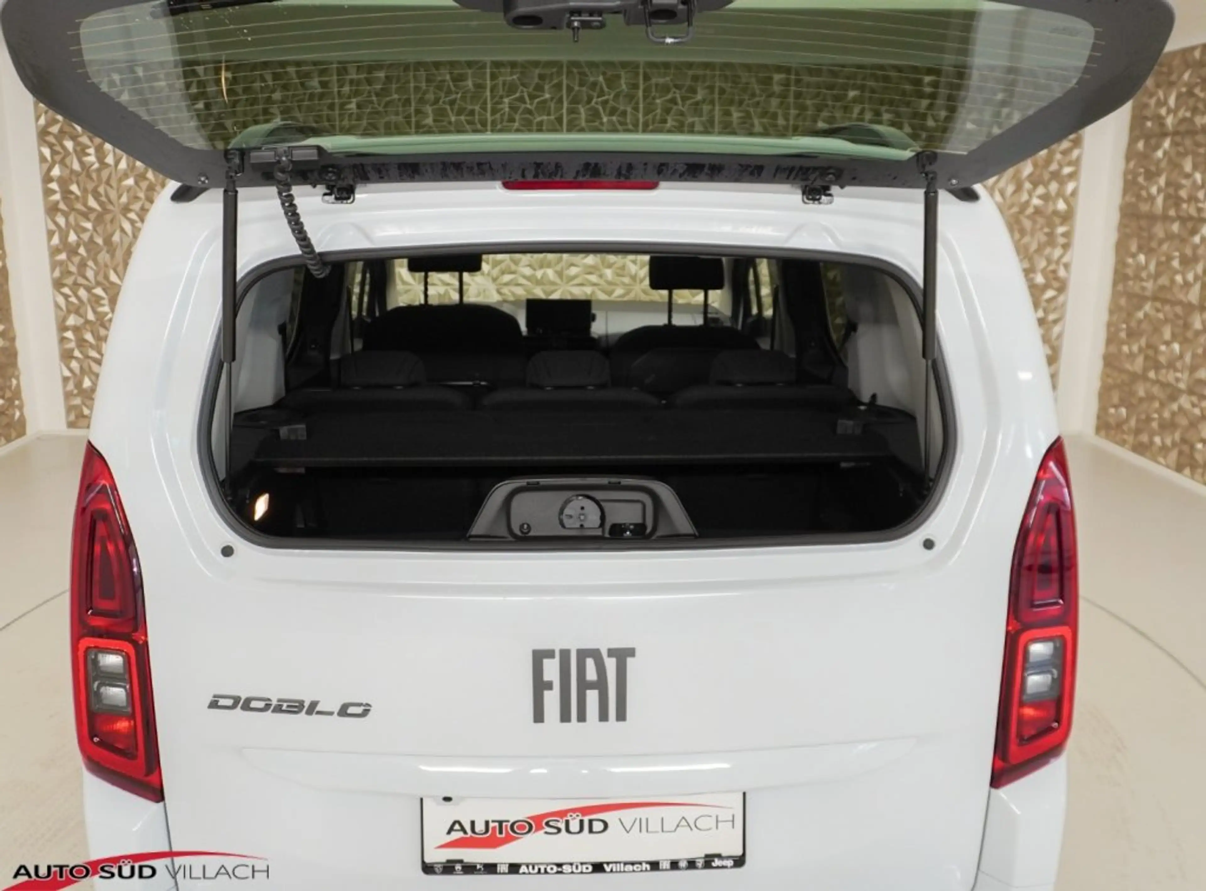 Fiat Doblo Serie 3 Automatik — photo 8
