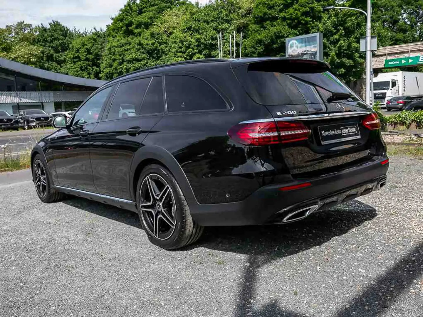 Mercedes-Benz E 200 T 4M All Terrain AVANTGARDE NIGHT AHK RFK Schwarz - 2