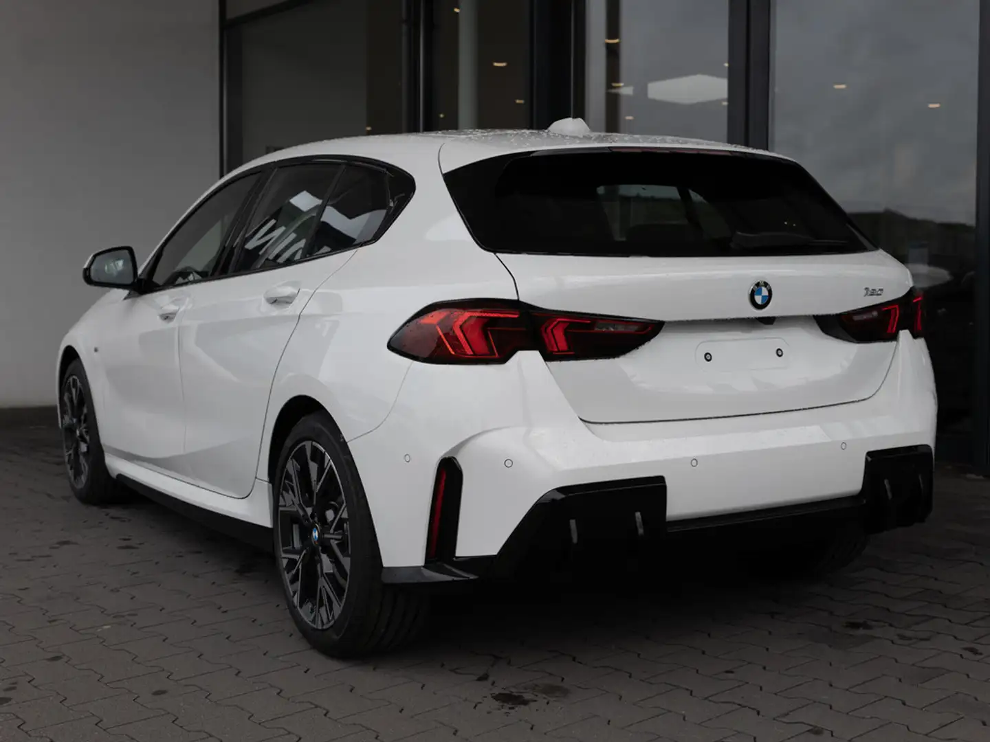 BMW 120 i M-Sport LED NAVI KAMERA SHZ PDC KEYLESS Blanc - 2