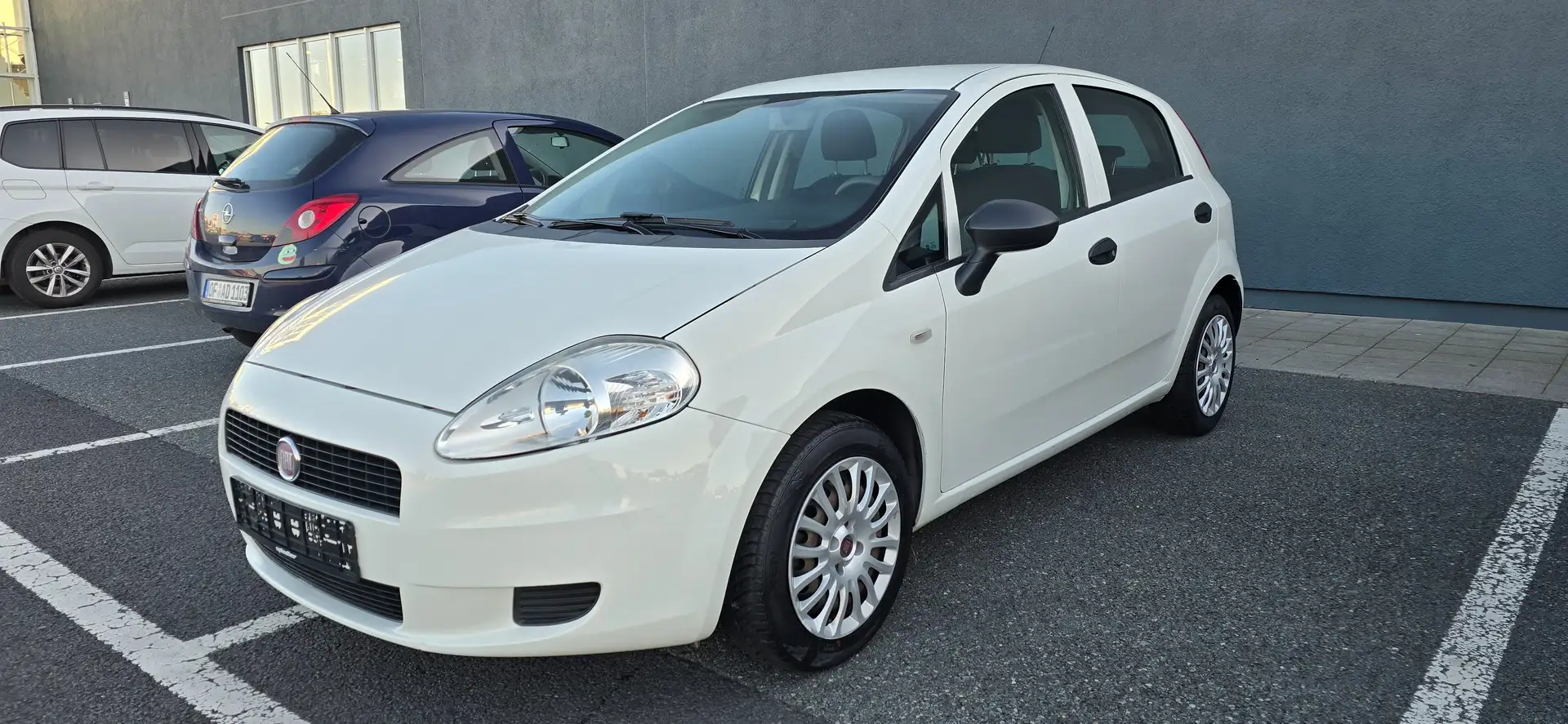 Fiat Grande Punto 1.2 8V BasiS Weiß - 2