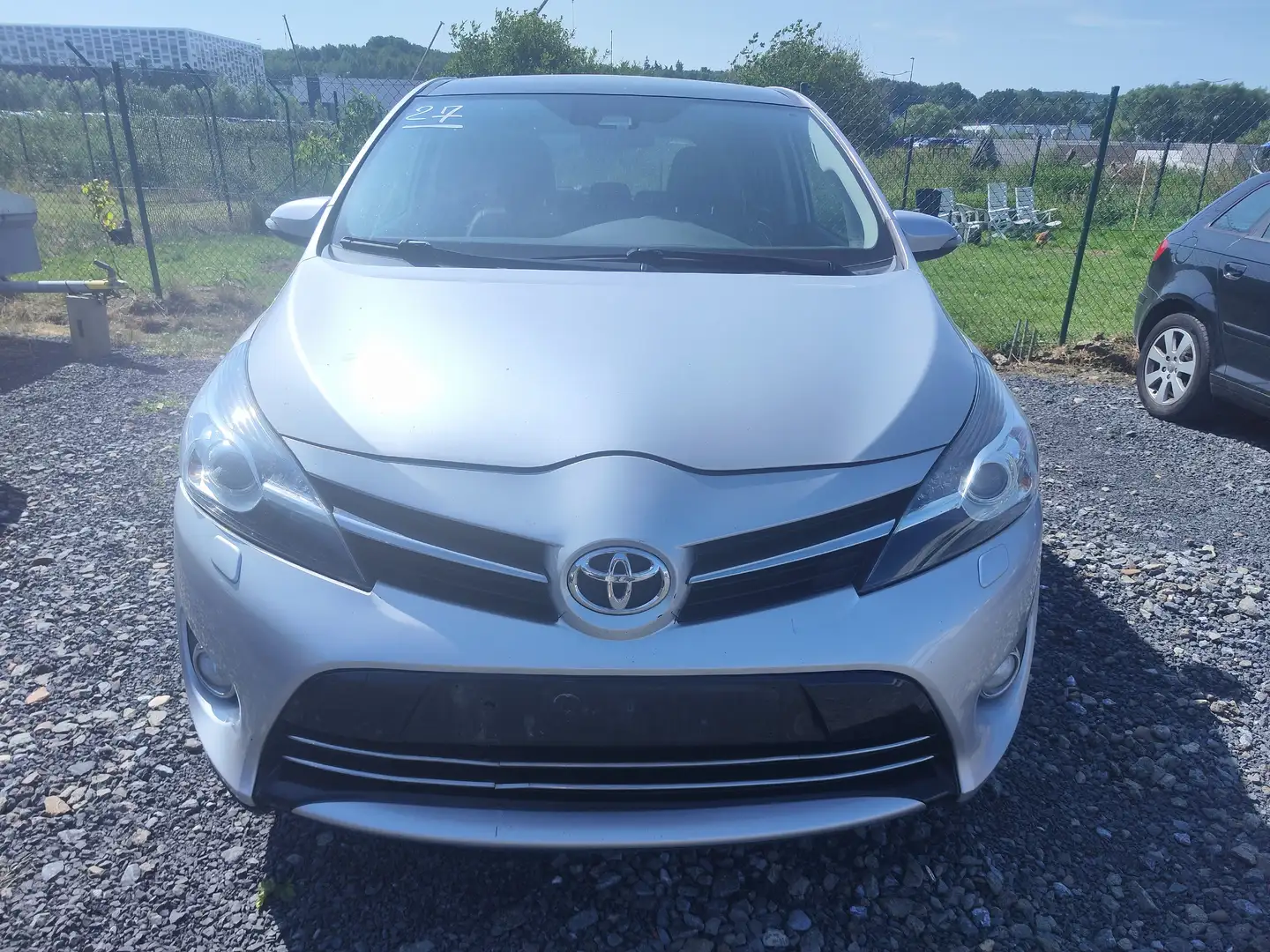Toyota Verso 1.6 D-4D Business Plus 7pl. !!problème moteur!! Grau - 2