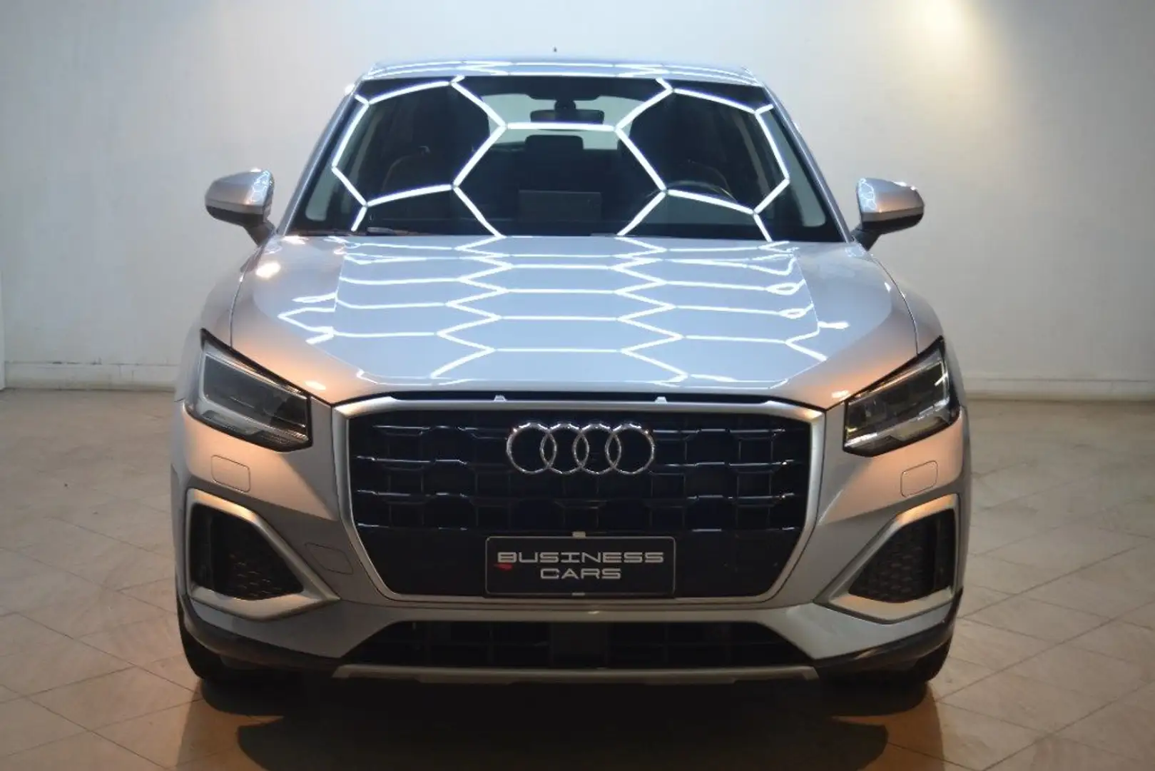 Audi Q2 30 TDI S tronic Business Plus Argento - 2