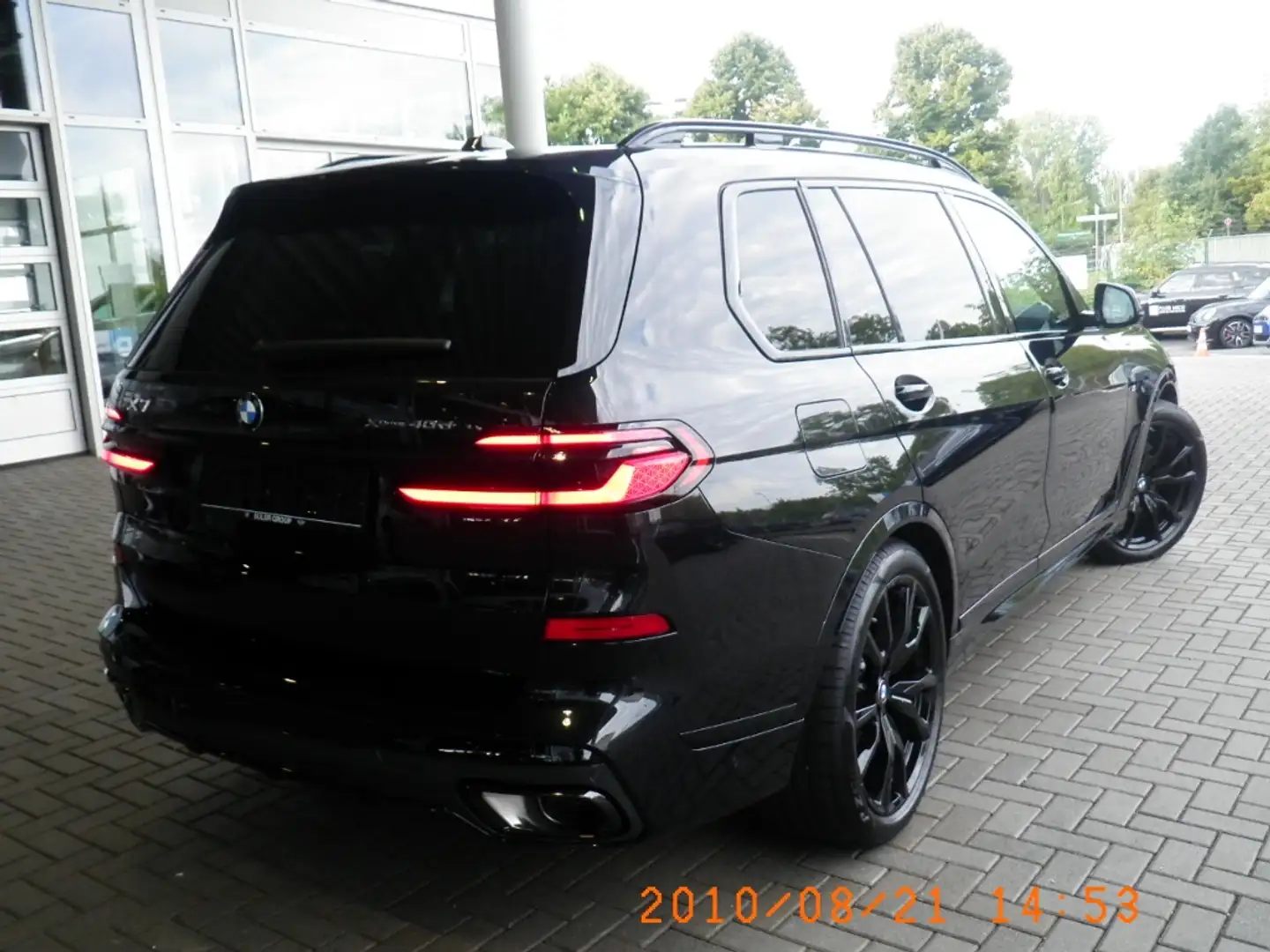 BMW X7 xDrive 40d Sportpaket HUD Luftfederung Niveau Stan Schwarz - 2