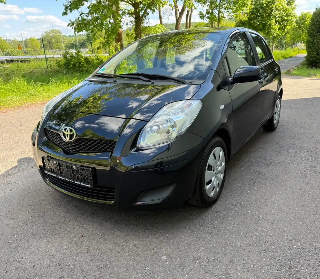Toyota Yaris 1,33-l-Dual-VVT-i Cool 1.Hd/6-Gang/Klima.. Negro - 1