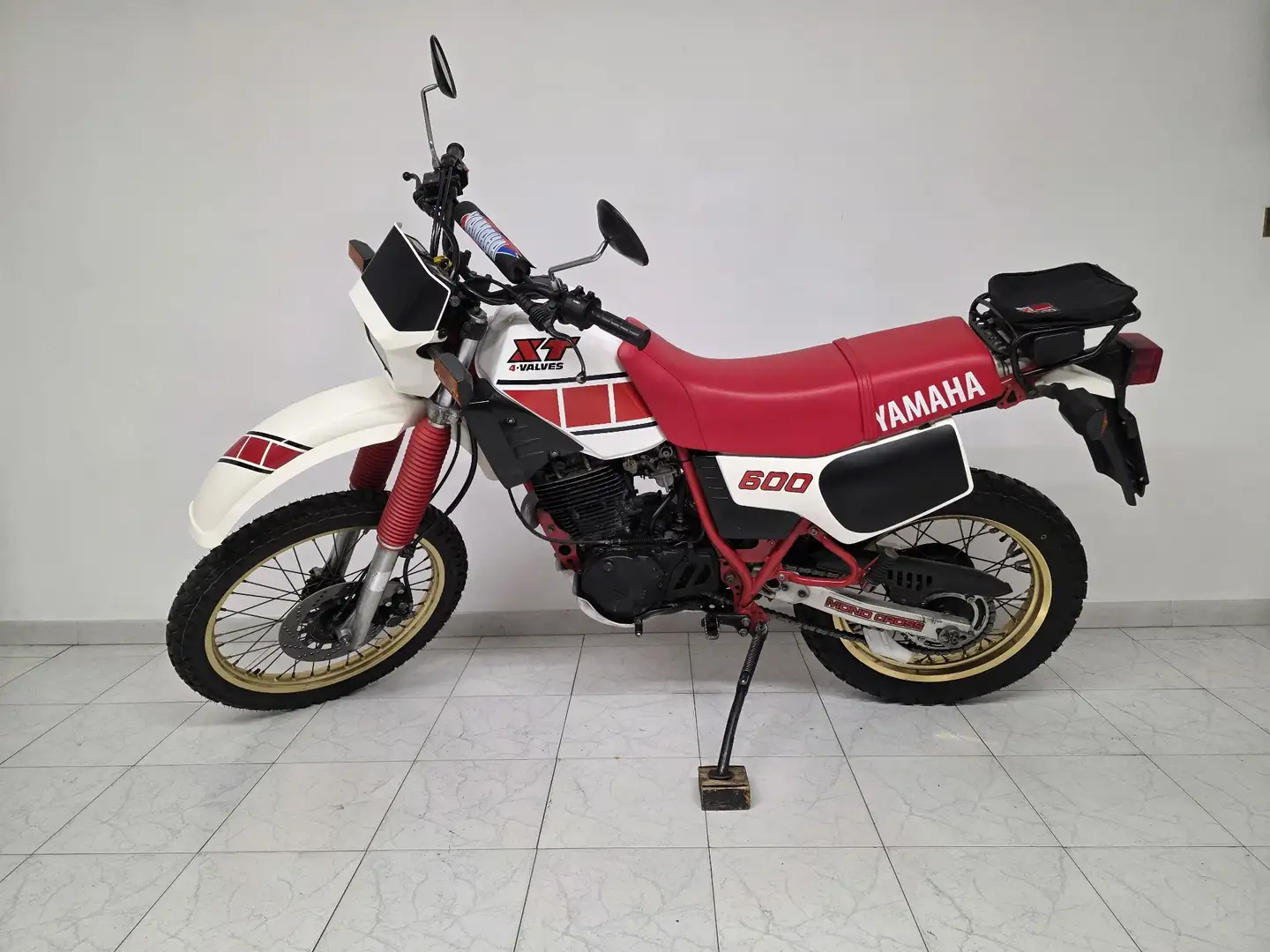 Yamaha XT 600 Blanco - 2