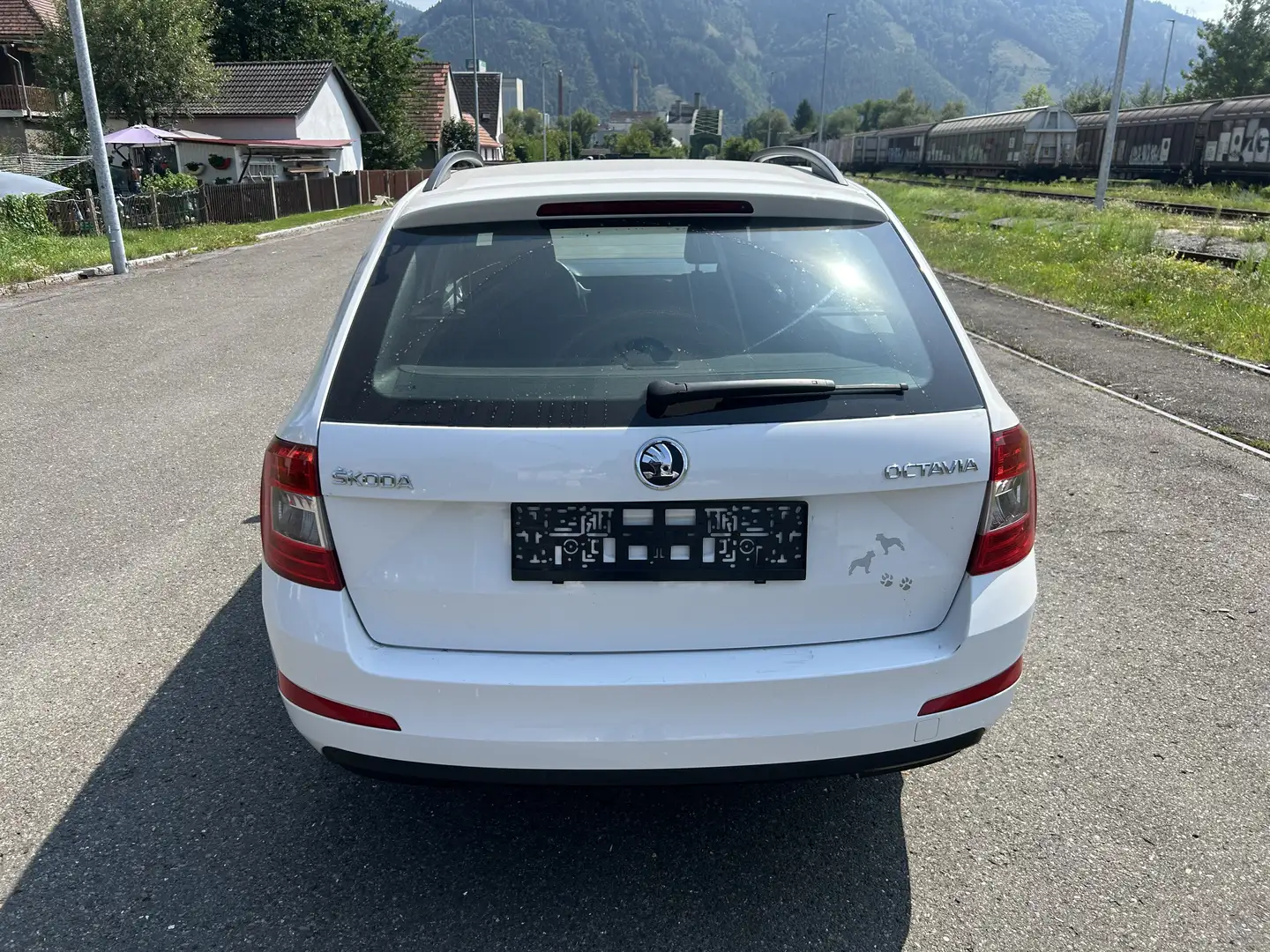 Skoda Octavia Combi 1,6 Elegance —-Neues Pickerl bis 06/2026 - 2