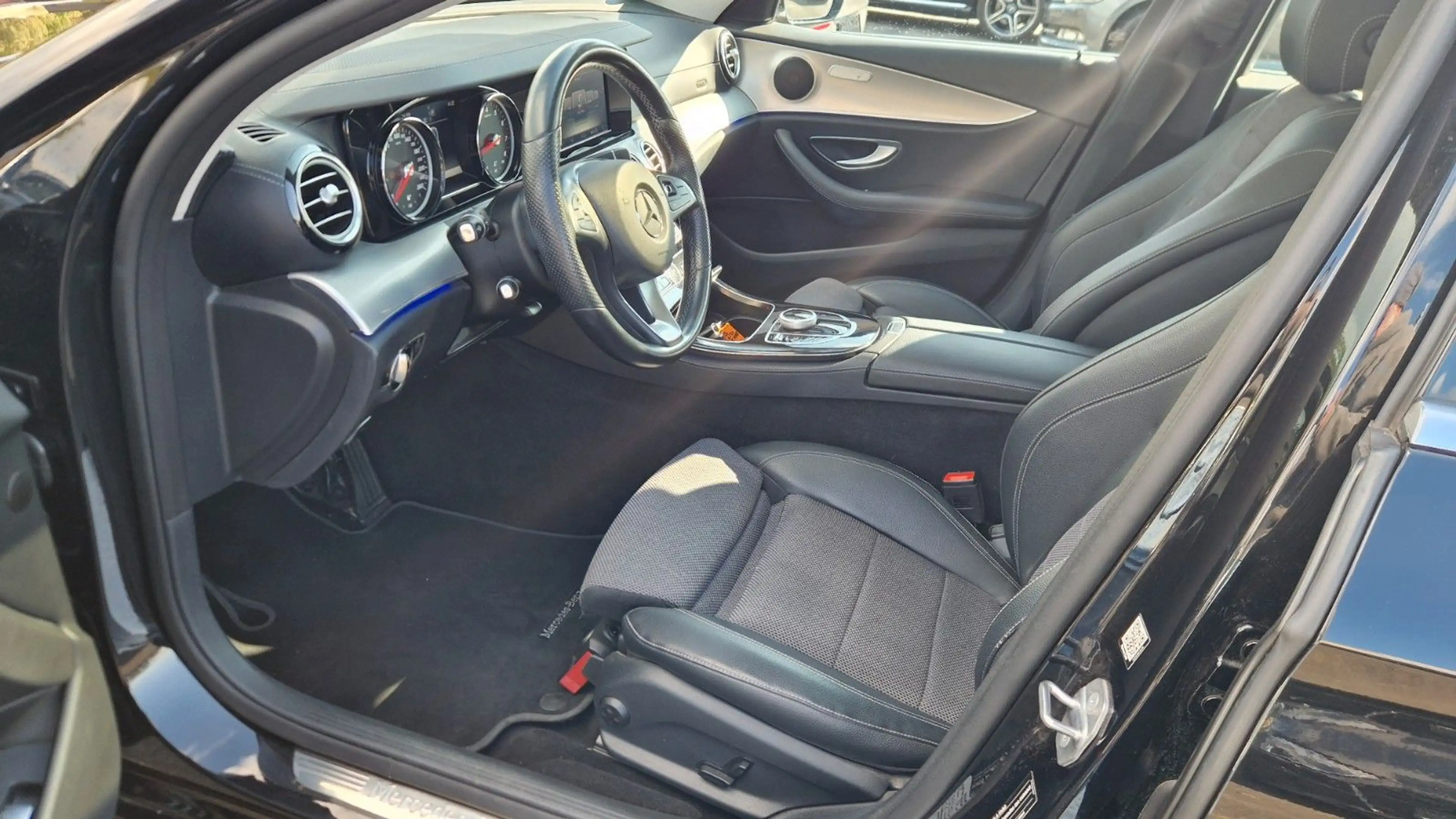 Mercedes-Benz E 250 T-Modell E 250 Multibeam Totwinkel Kamera Pano — photo 12