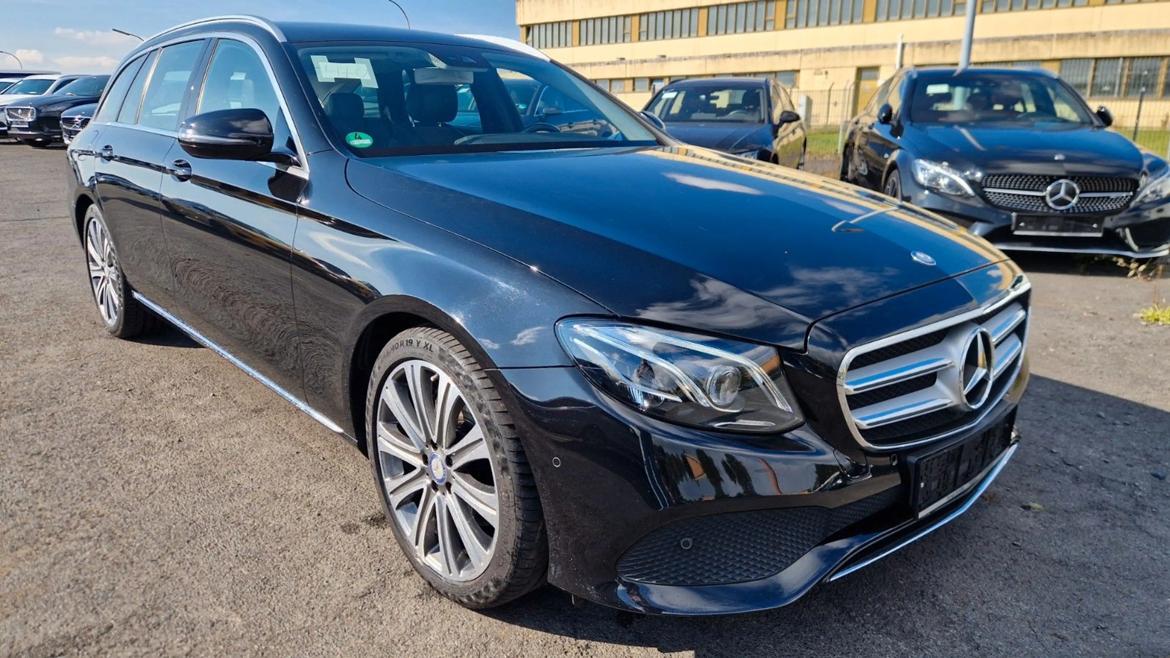Mercedes-Benz E 250 T-Modell E 250 Multibeam Totwinkel Kamera Pano — photo 3