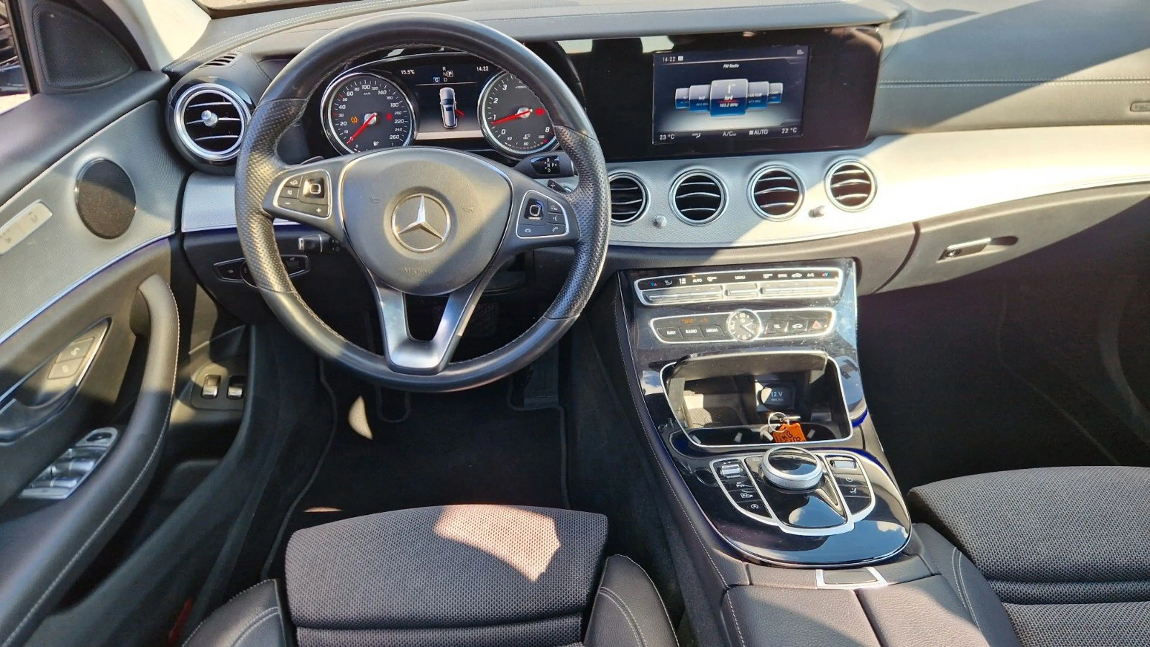 Mercedes-Benz E 250 T-Modell E 250 Multibeam Totwinkel Kamera Pano — photo 11