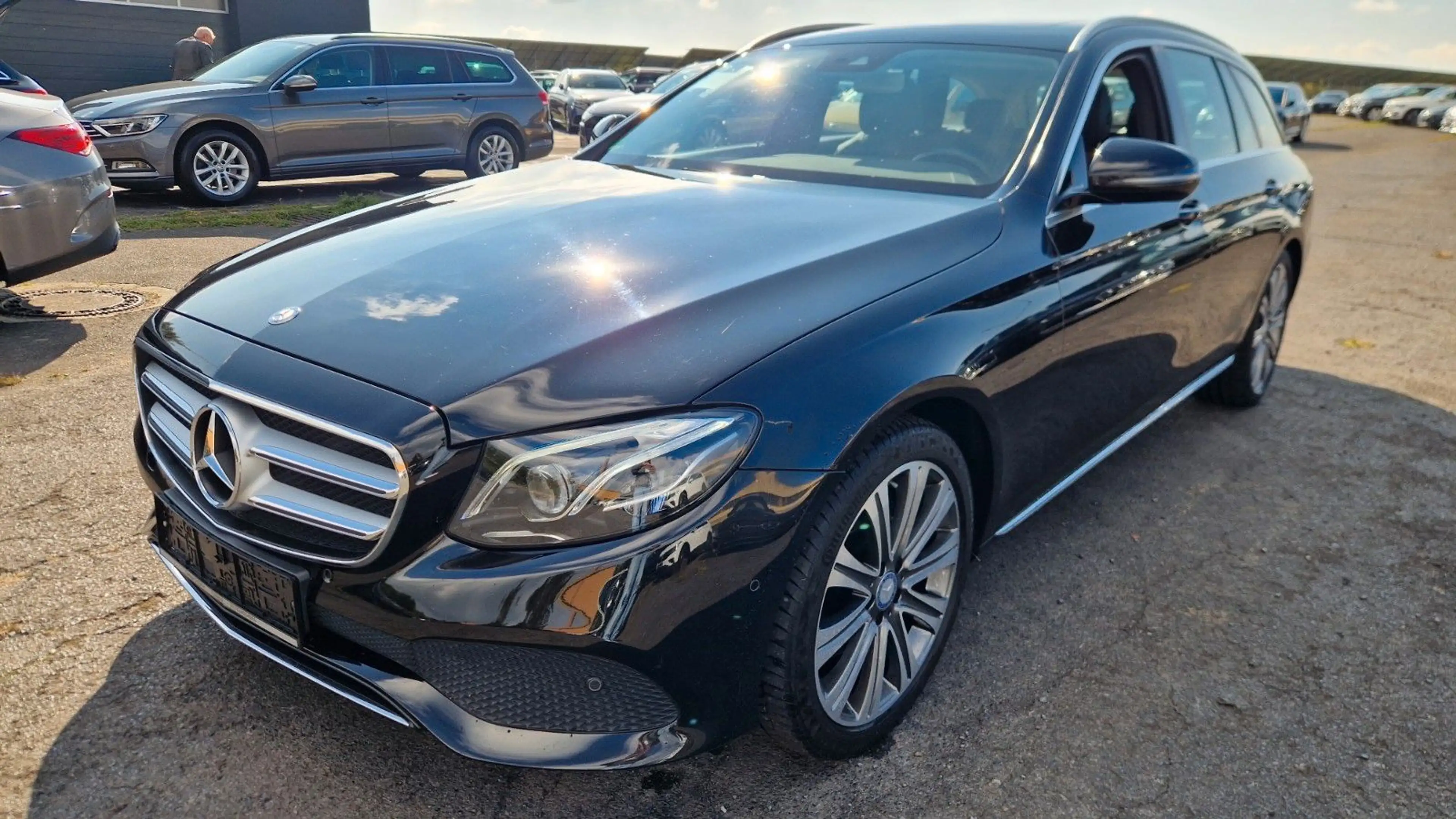 Mercedes-Benz E 250 T-Modell E 250 Multibeam Totwinkel Kamera Pano