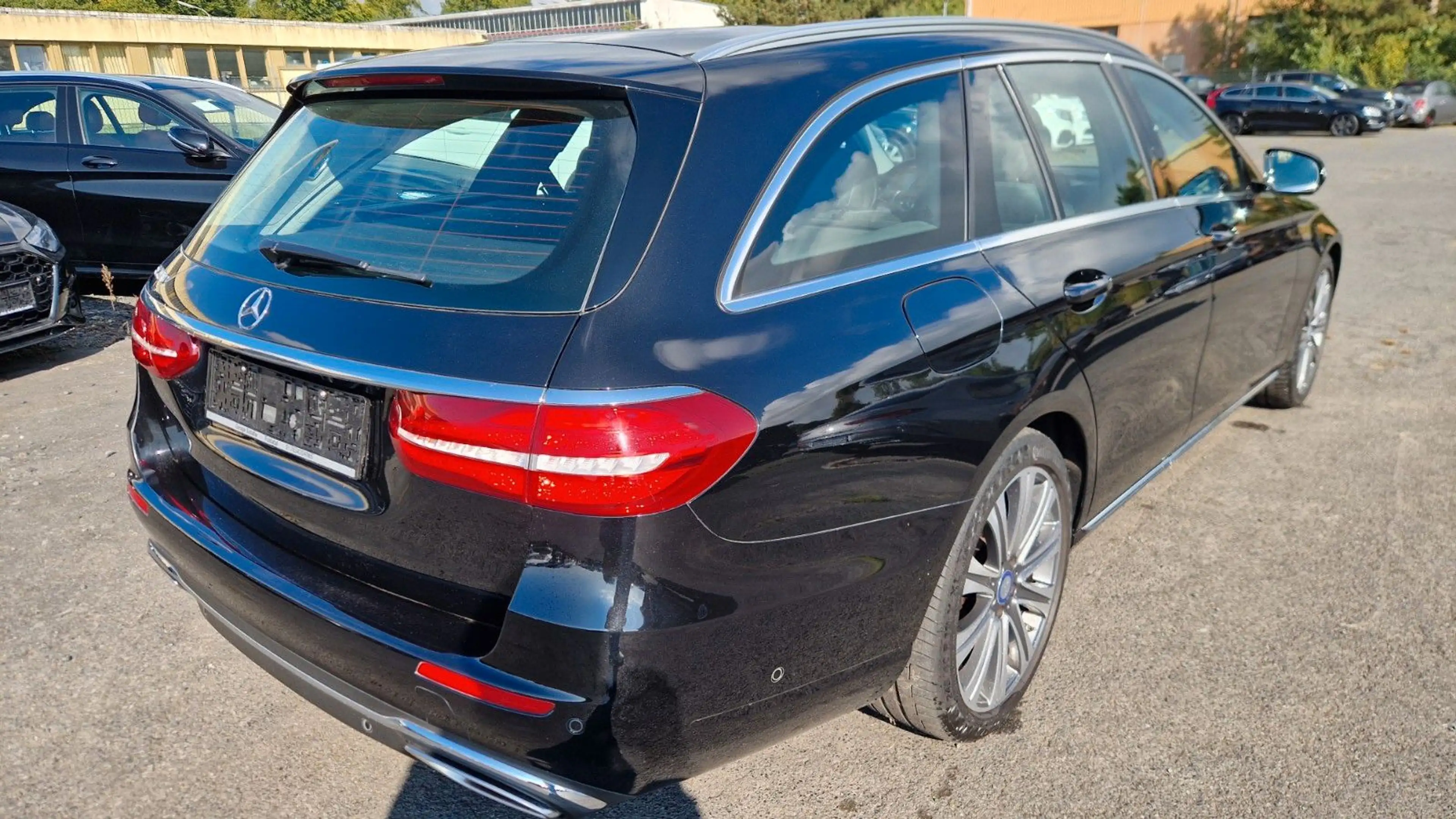 Mercedes-Benz E 250 T-Modell E 250 Multibeam Totwinkel Kamera Pano — photo 8