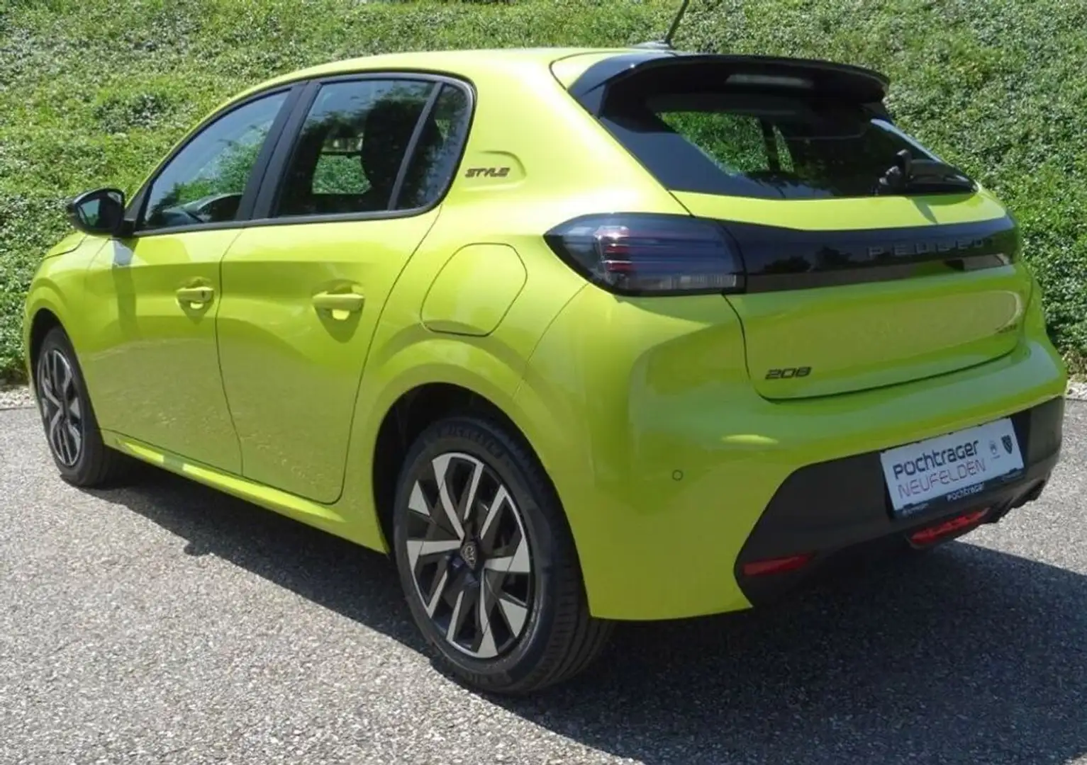 Peugeot 208 Style Gelb - 2