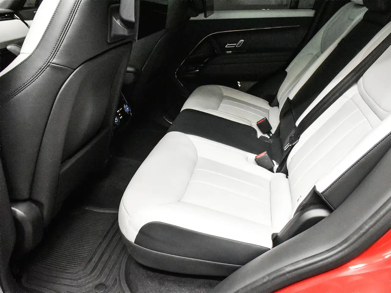 Land Rover Range Rover Sport снимка Land Rover Range Rover Sport