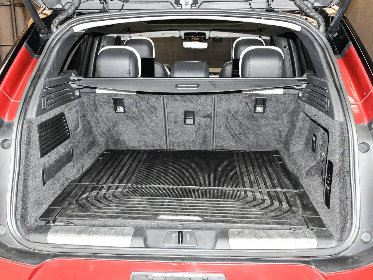 Land Rover Range Rover Sport снимка Land Rover Range Rover Sport