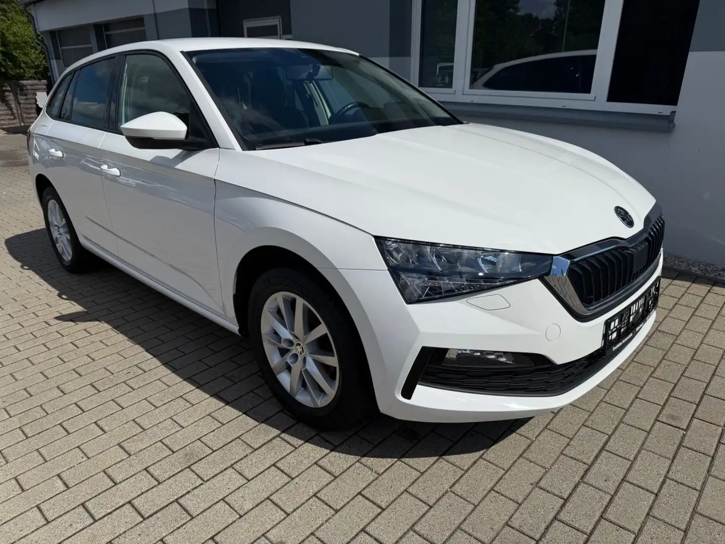Skoda Scala 1,0 TSI Ambition Klima Shzg Alu LED 36Tkm Wit - 1