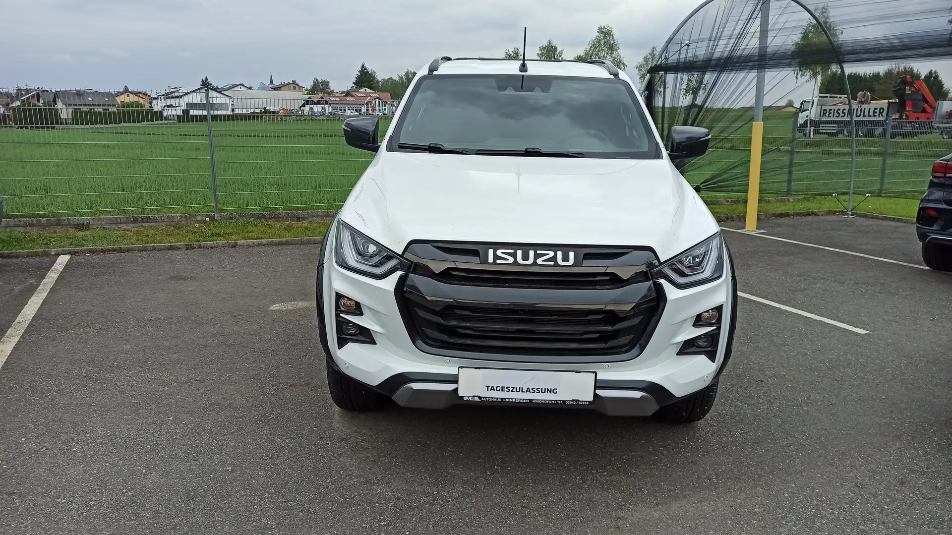 Isuzu D-Max Double Cab 4x4 V-Cross A/T Weiß - 2