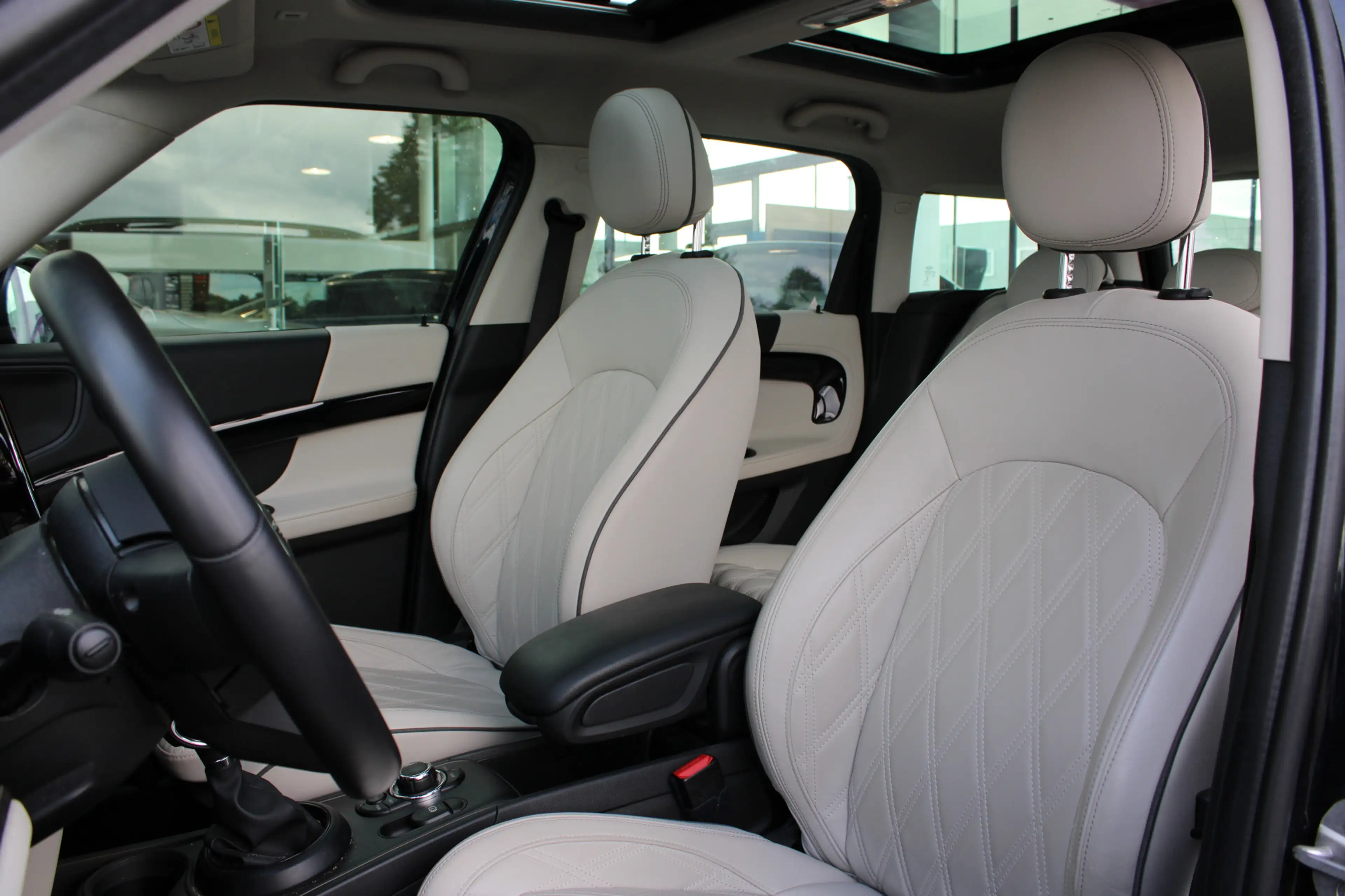 MINI Cooper SE Countryman ALL4 Classic Automaat / Panoramadak / Comfortstoel — photo 2