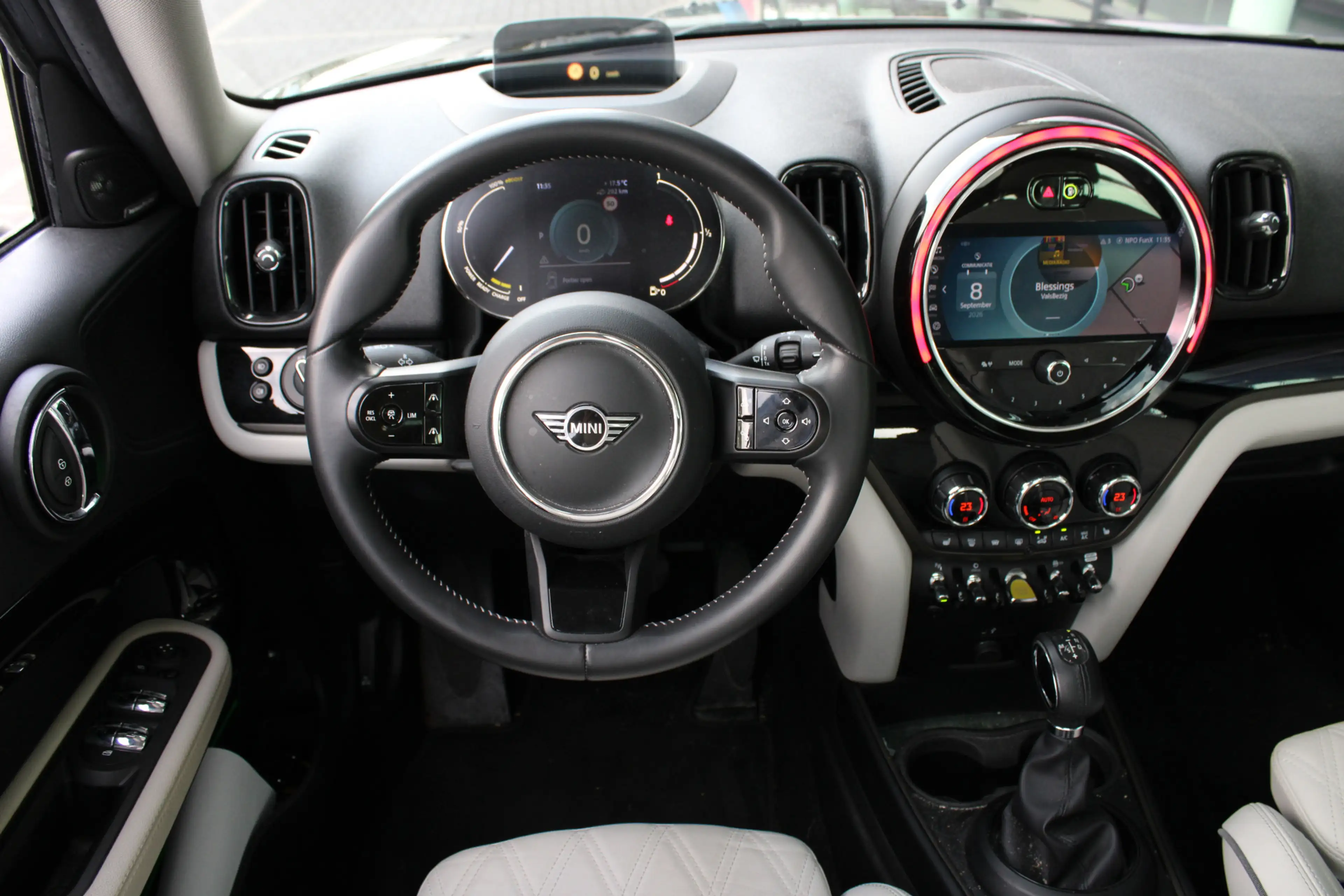 MINI Cooper SE Countryman ALL4 Classic Automaat / Panoramadak / Comfortstoel — photo 4