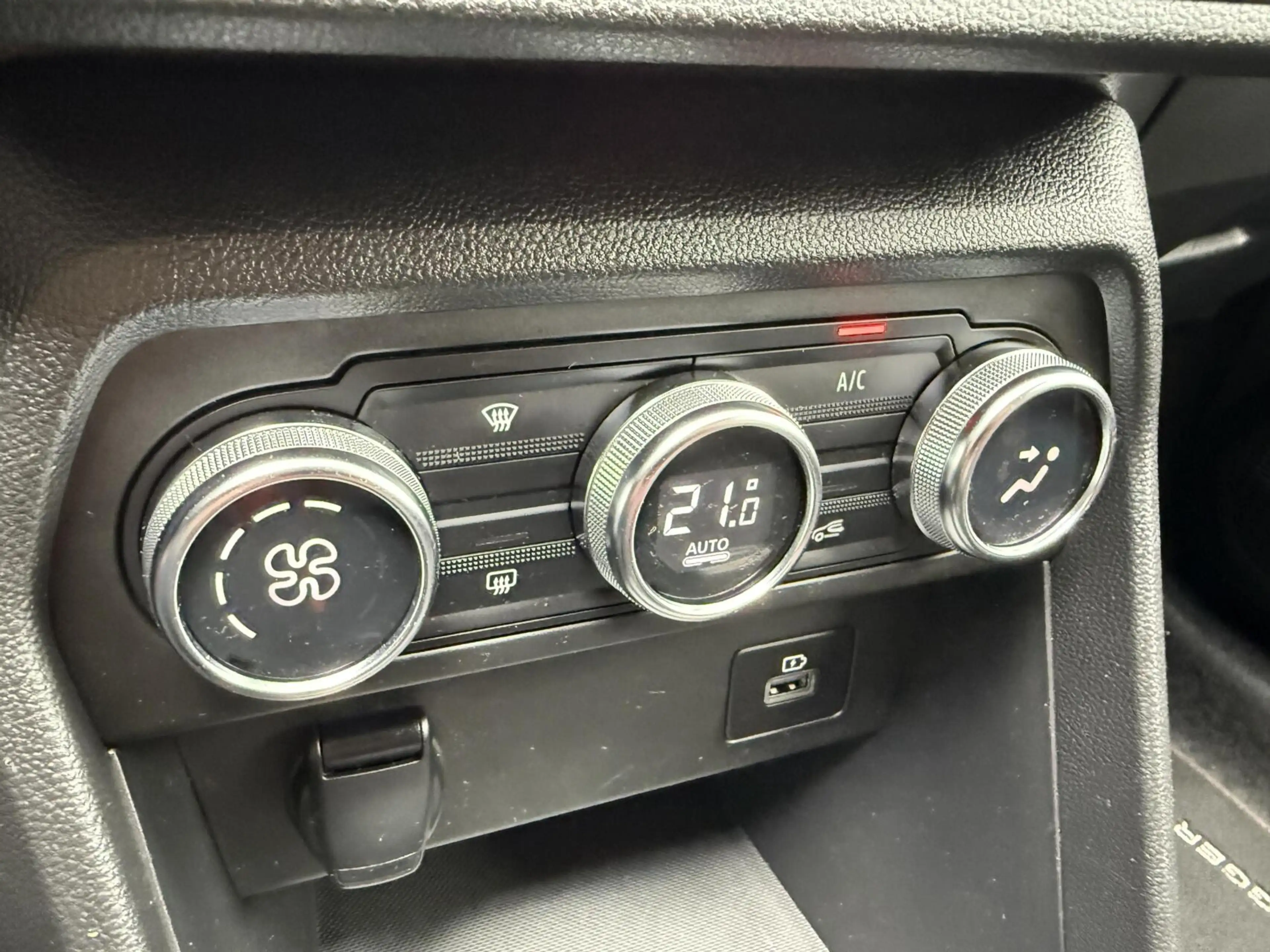 Dacia Jogger 1.0 TCe Extreme 7p. CARPLAY/ECC *ALL-IN PRIJS* — photo 21