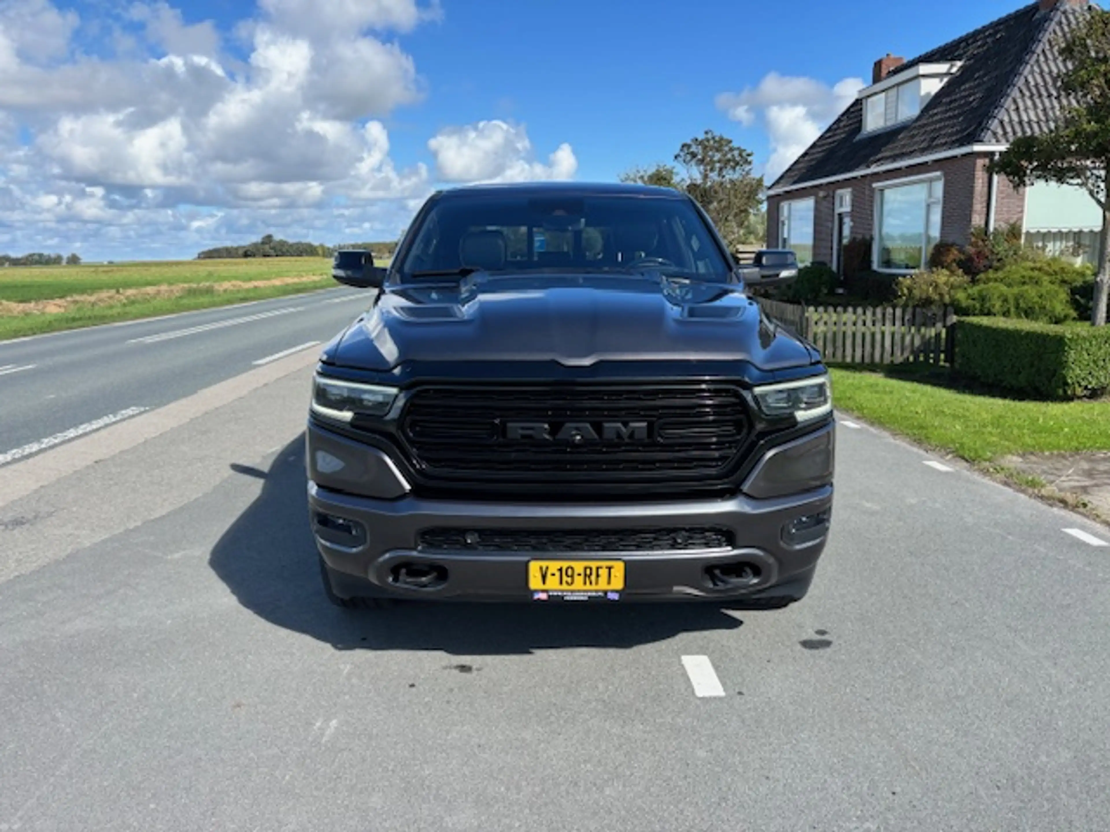 Dodge RAM 1500 limited 4x4 200L lpg financiering v/a 350 p/m — photo 2