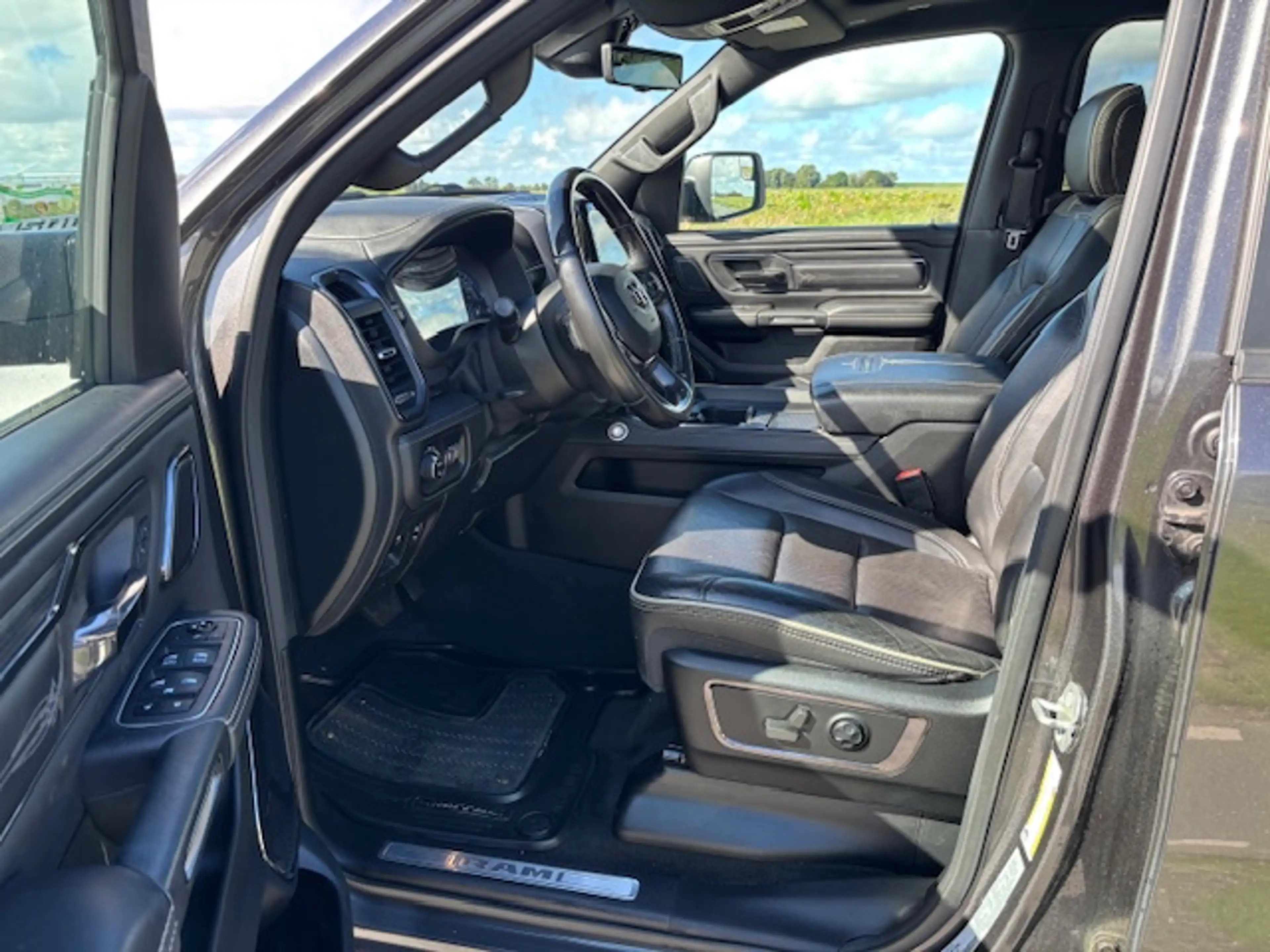 Dodge RAM 1500 limited 4x4 200L lpg financiering v/a 350 p/m — photo 14