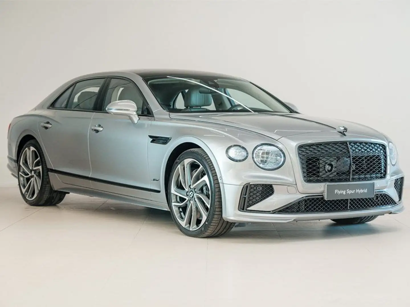 Bentley Flying Spur Flying Spur 2025 Speed Hybride V8 Серебристый - 1