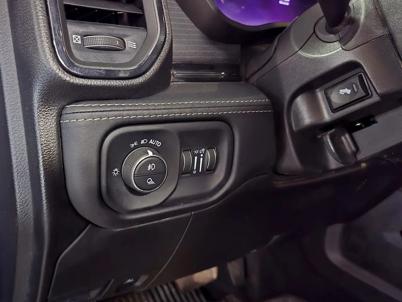 RAM 3500 снимка RAM 3500