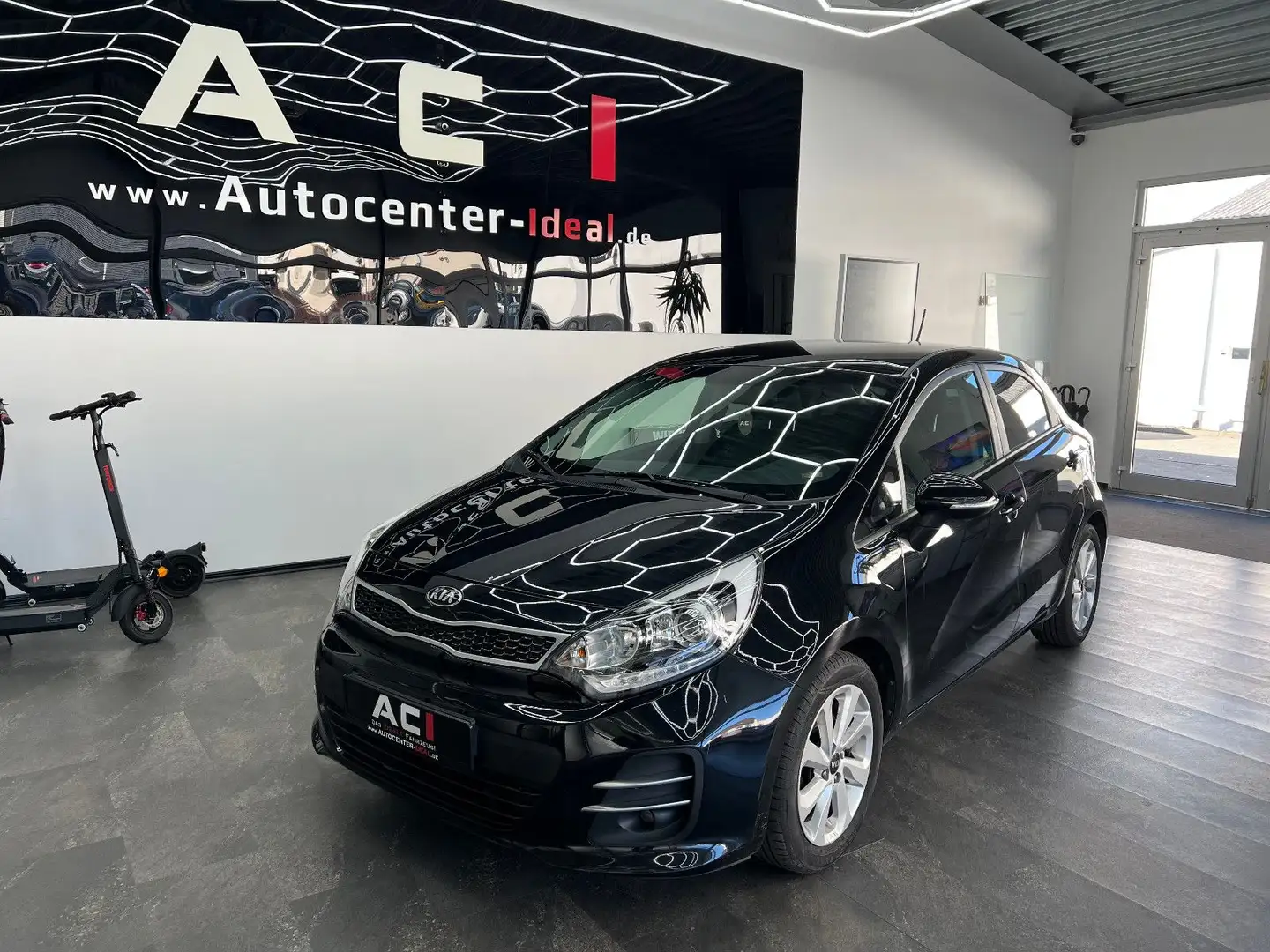 Kia Rio UEFA Euro 2016, 1.Hand, Kamera, Temp., SH Nero - 1
