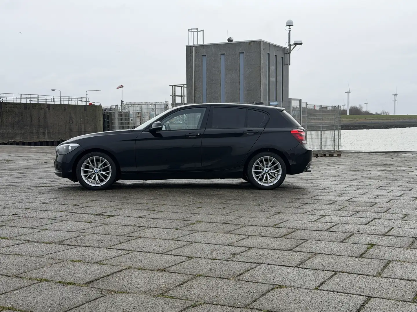 BMW 116 2.0L | Aut. | Trekhaak | Carplay | 200pk Zwart - 2