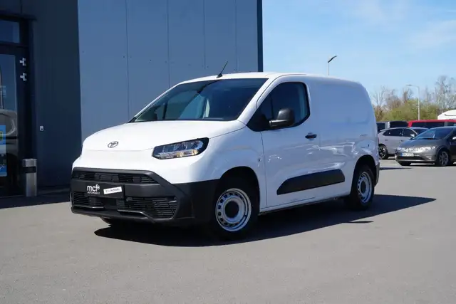 Toyota Proace City L1 Comfort *LED*AHK*Trennwand*
