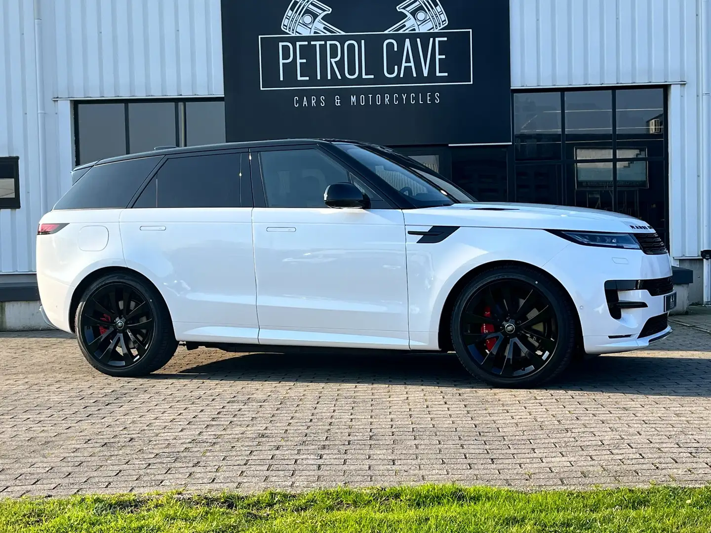 Land Rover Range Rover Sport 3.0 P460 PHEV Dynamic HSE (338kW) Wit - 1
