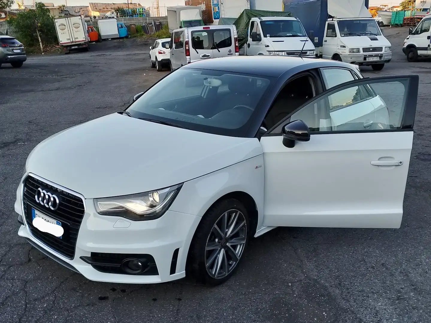 Audi A1 1.6 tdi S line edition plus 90cv - 1