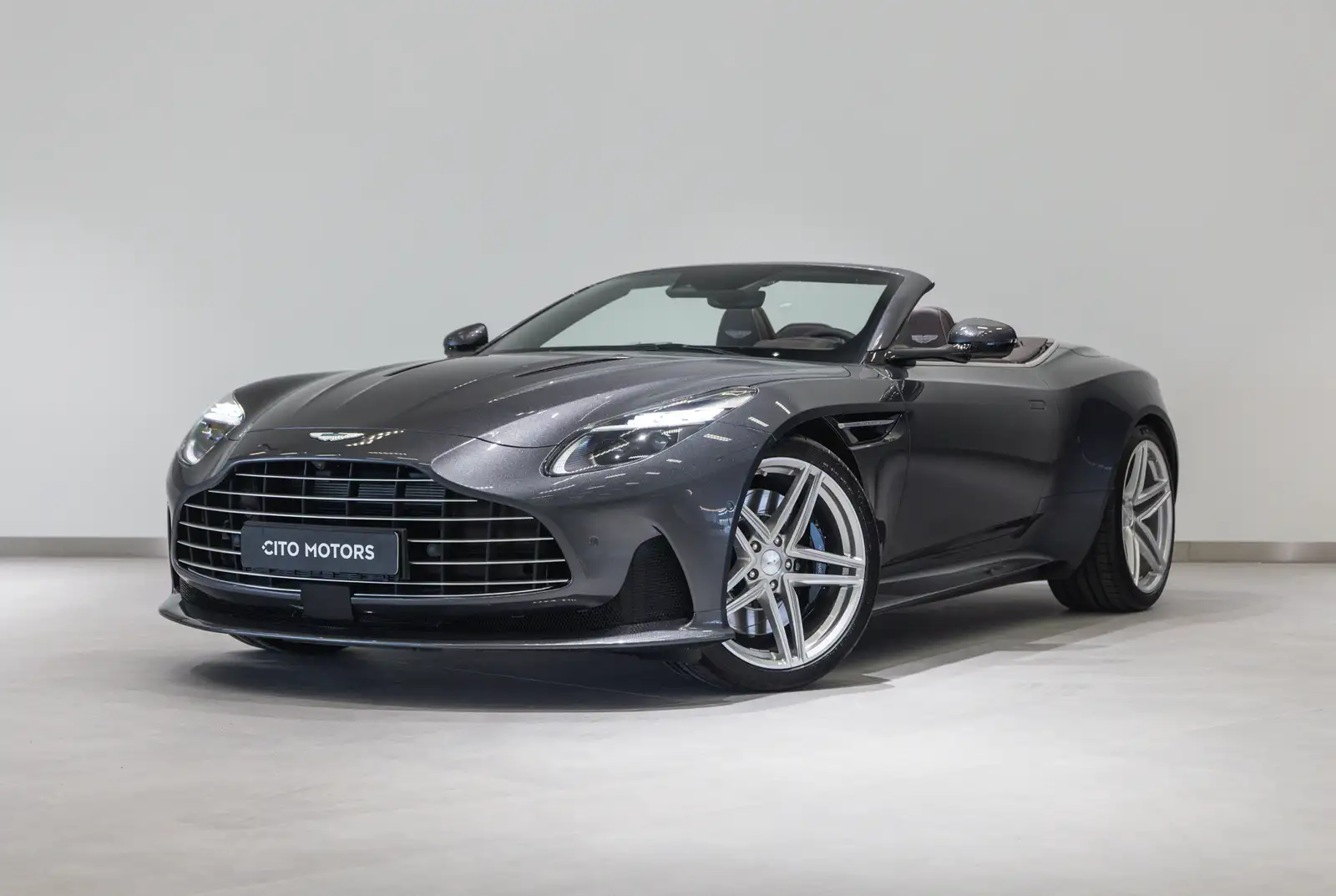 Aston Martin Volante