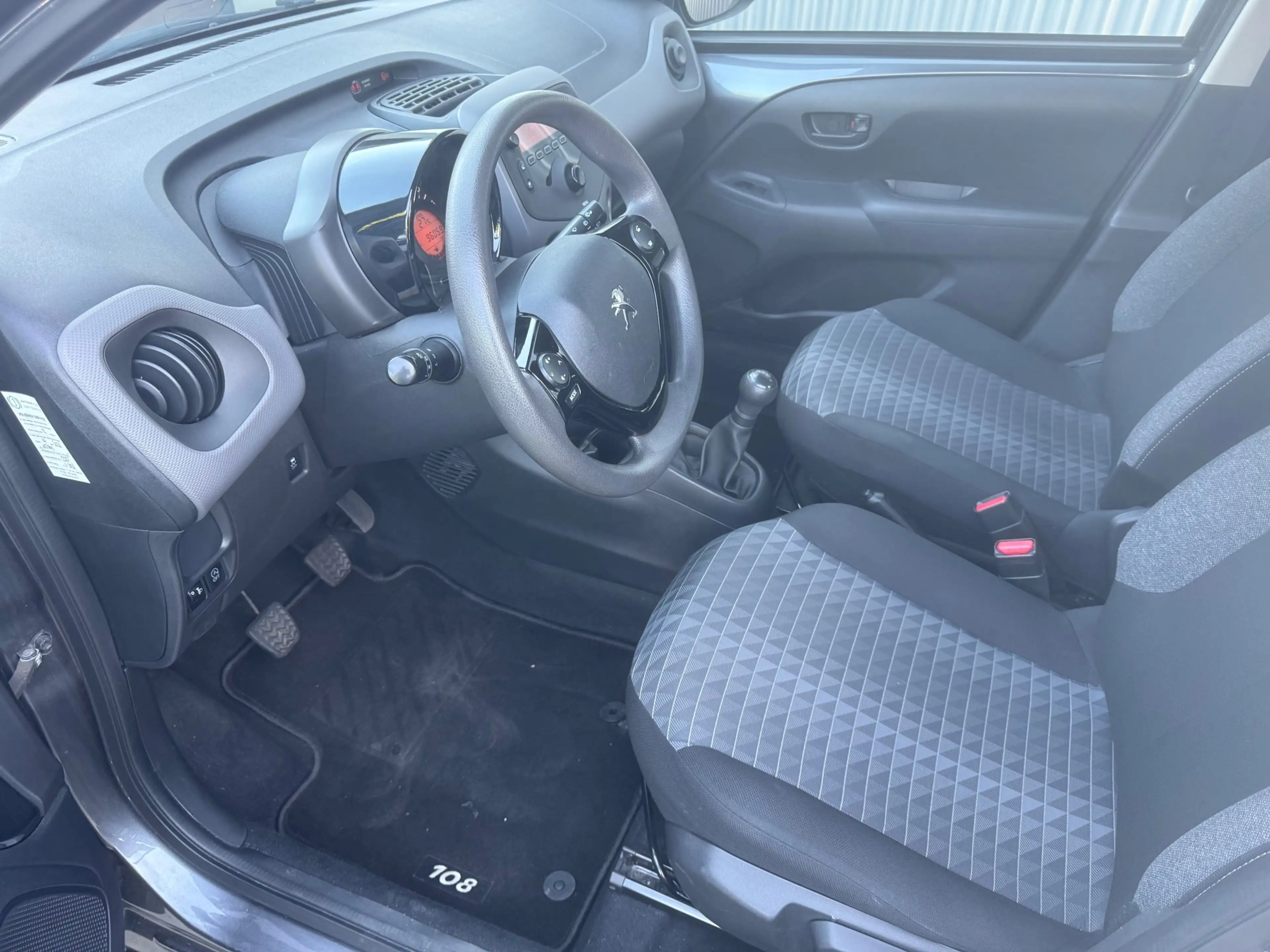 Peugeot 108 1.0 e-VTi Active / 1E EIGENAAR / AIRCO / NL-AUTO / — photo 5