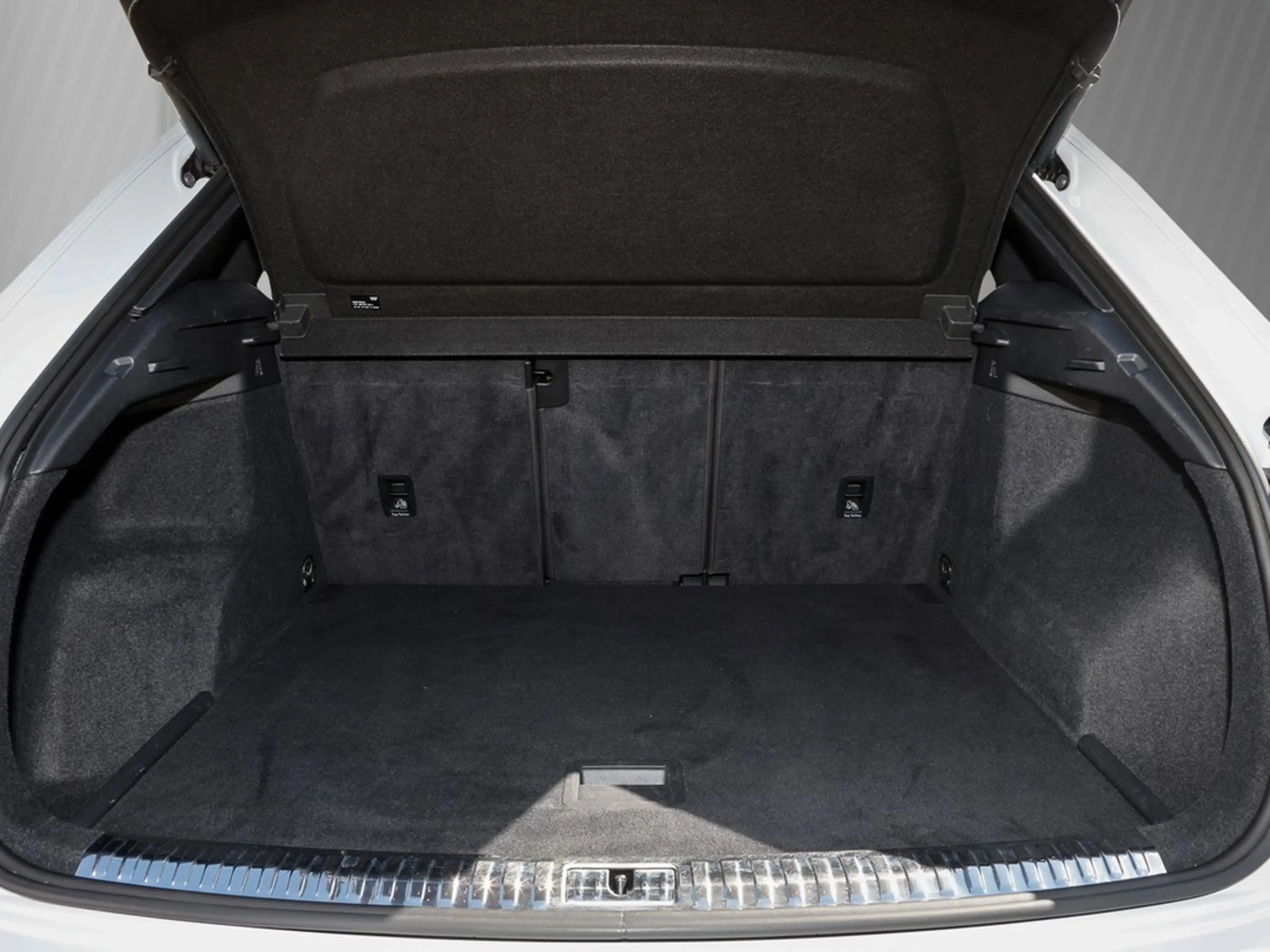 Audi Q3 40 TDI quattro S line Navi GRA Leder PDC+ — photo 12