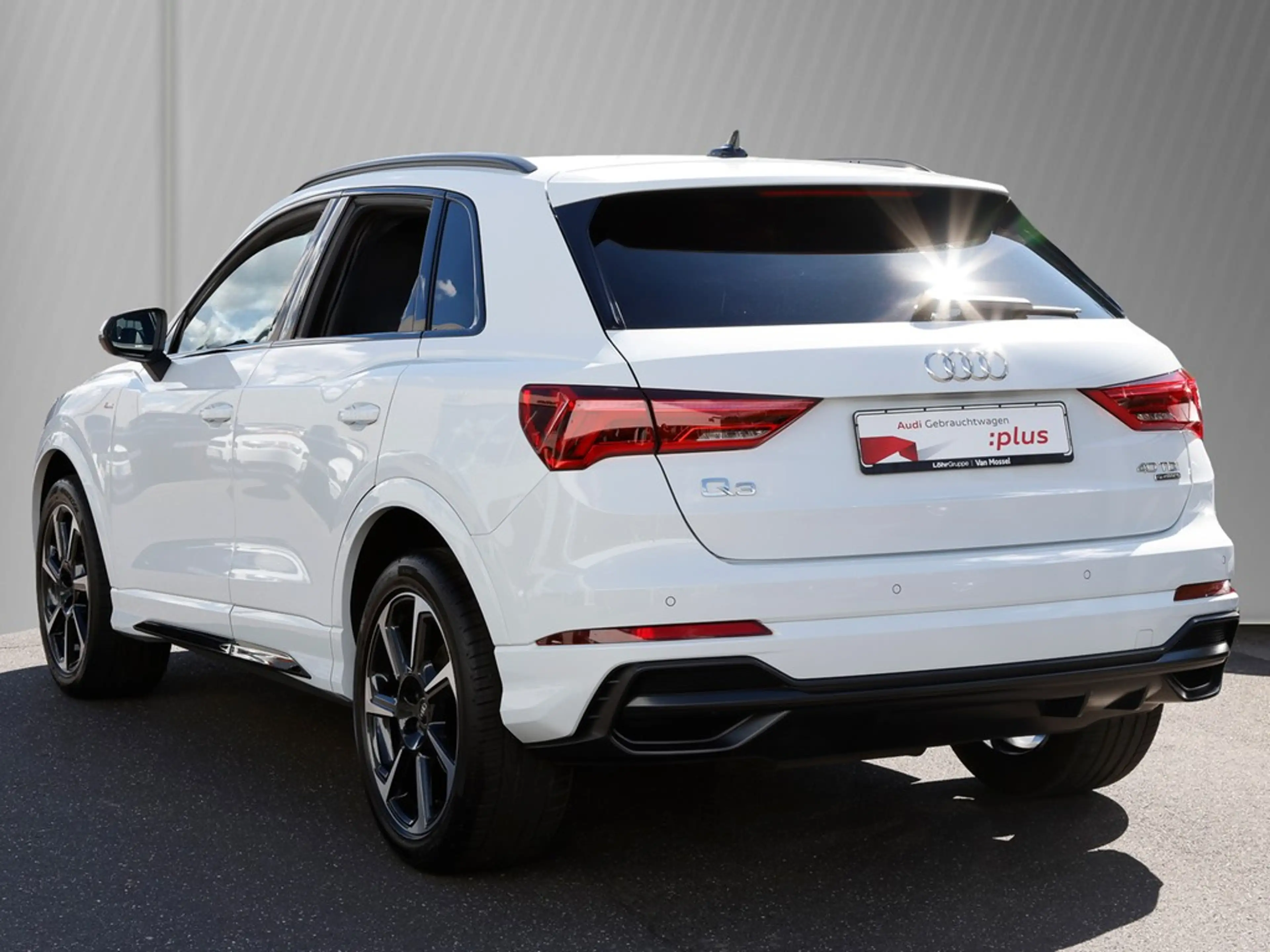 Audi Q3 40 TDI quattro S line Navi GRA Leder PDC+ — photo 7