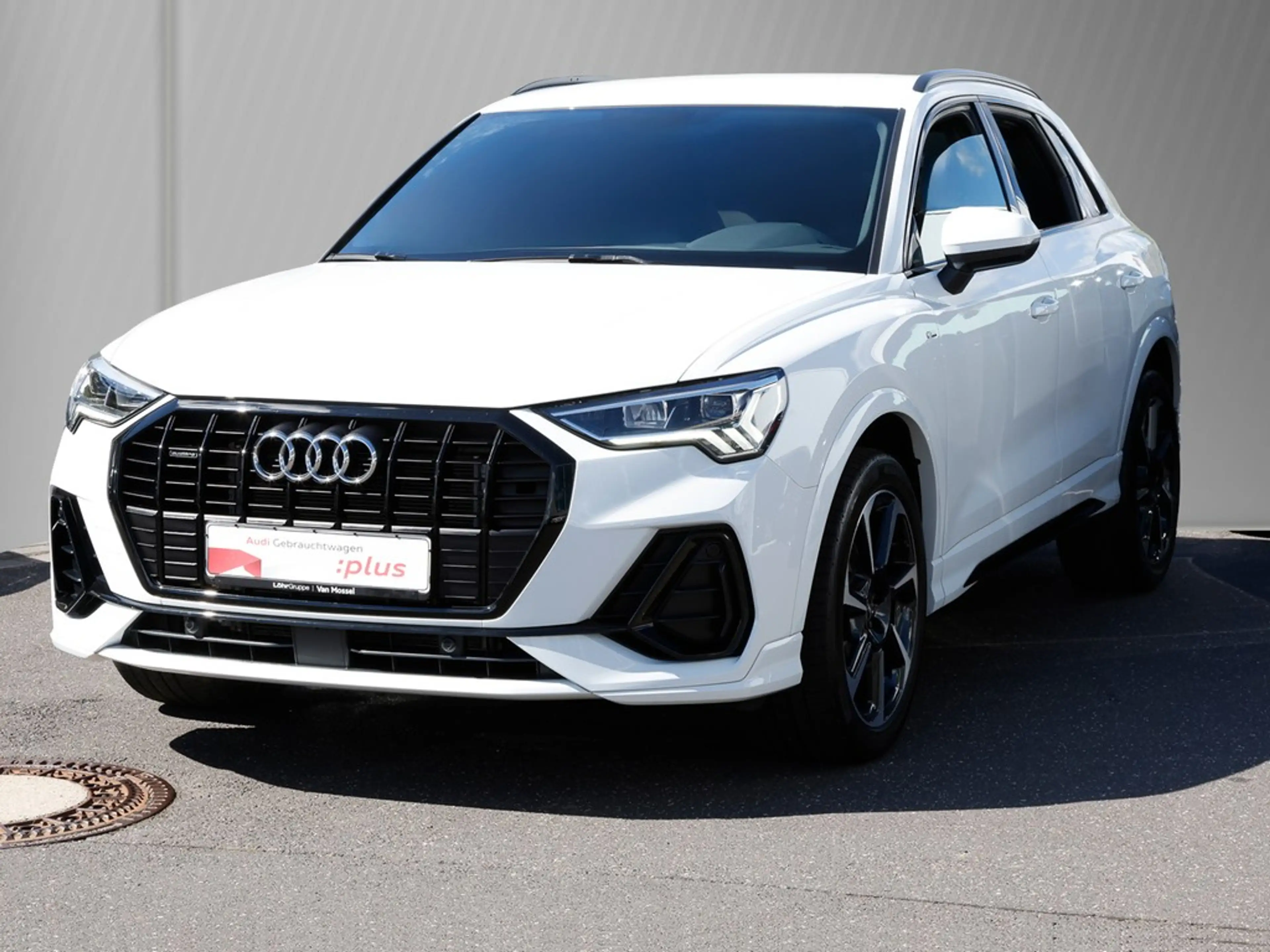Audi Q3 40 TDI quattro S line Navi GRA Leder PDC+ — photo 2