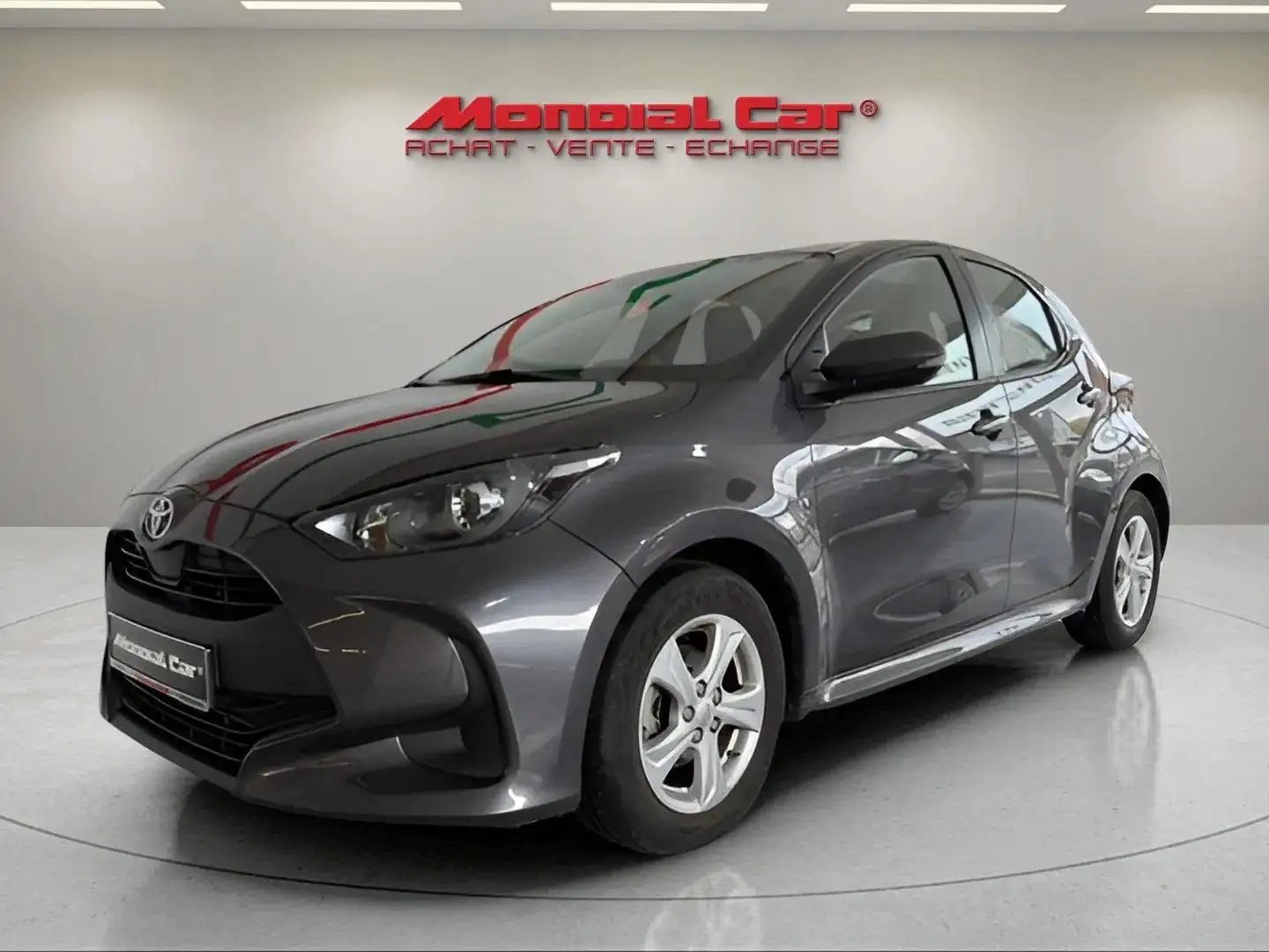 Toyota Yaris Yaris 1.5i Dual VVT-iE * Caméra * Bluetooth * Gris - 1