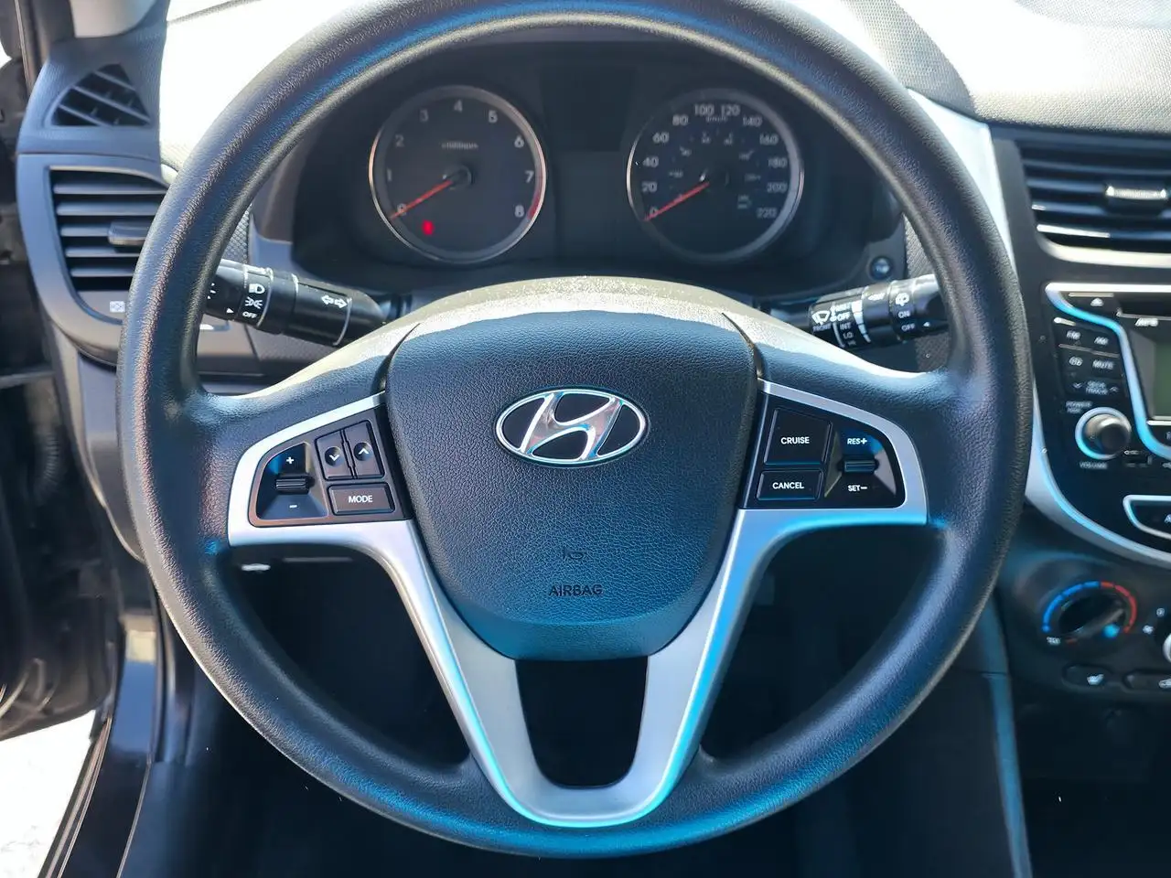 Hyundai ACCENT снимка Hyundai ACCENT