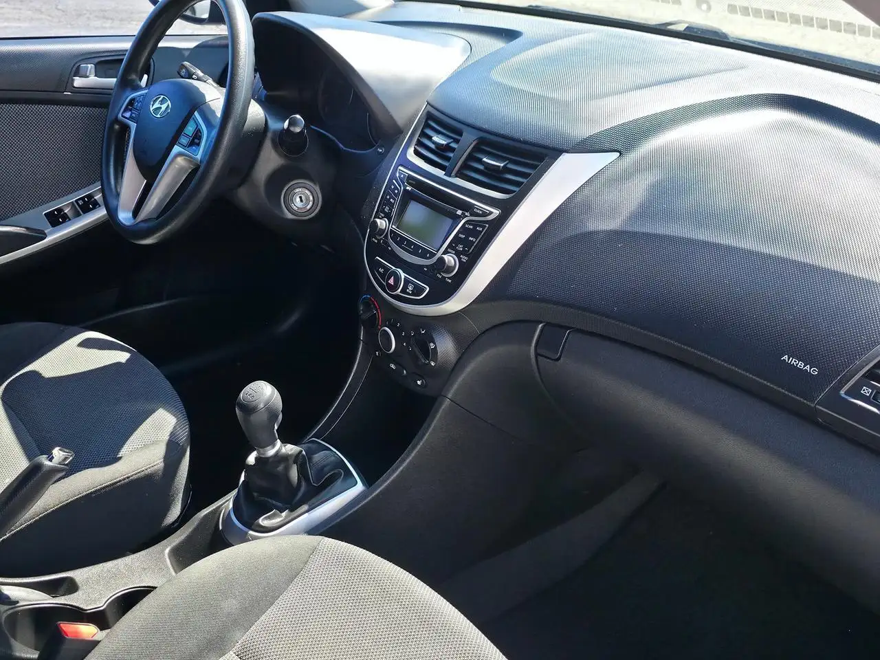 Hyundai ACCENT снимка Hyundai ACCENT